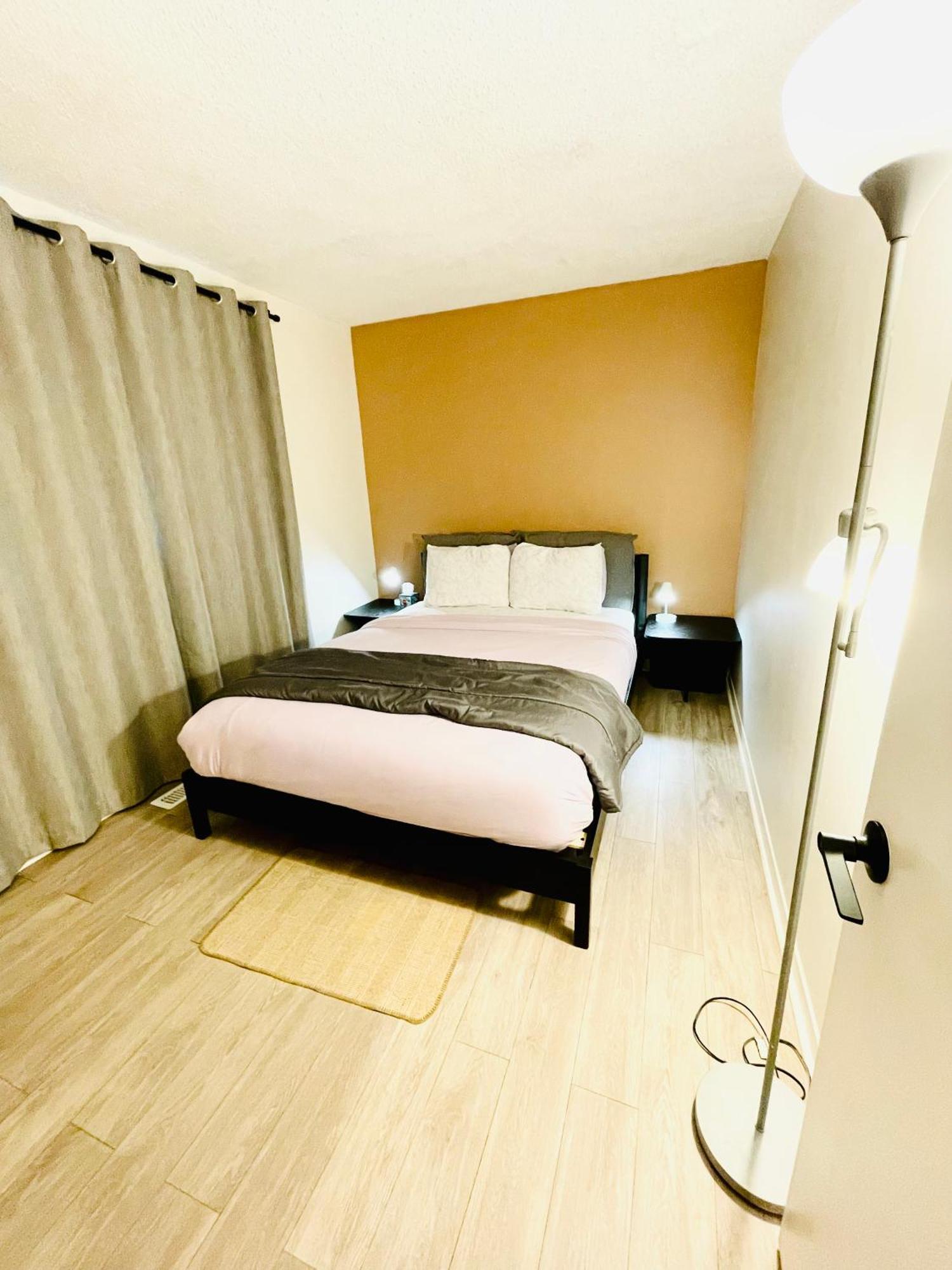 Cozy 2-bedroom In The Heart Of Downtown *