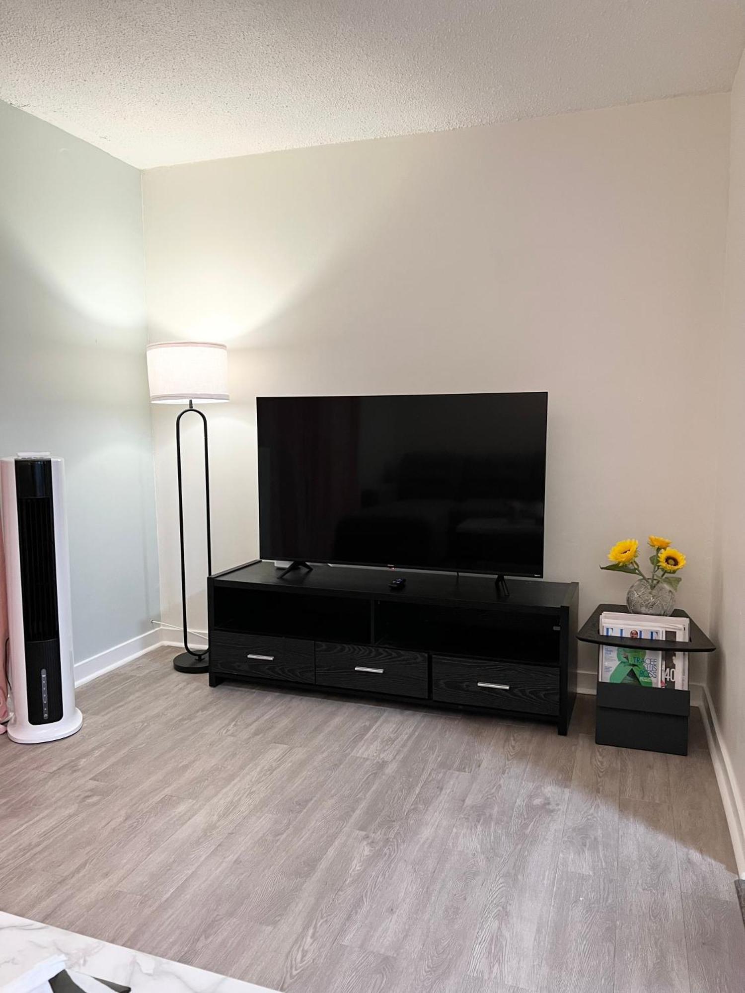 Apartment Cozy 2-bedroom In The Heart Of Downtown *