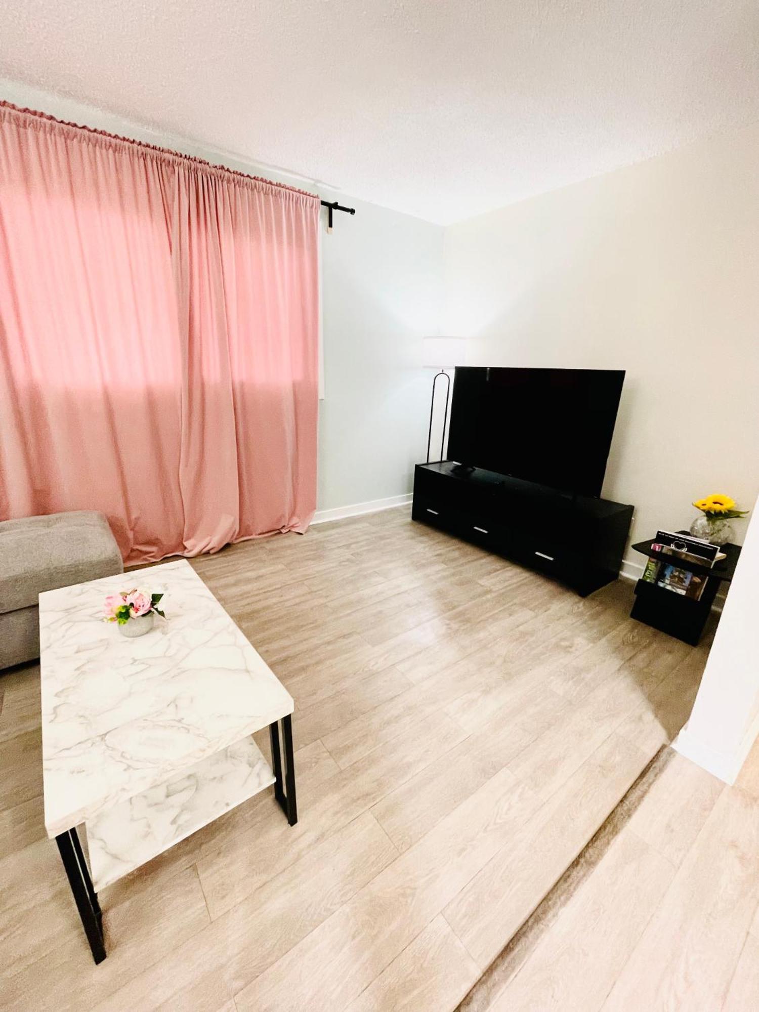 Apartment Cozy 2-bedroom In The Heart Of Downtown Ottawa