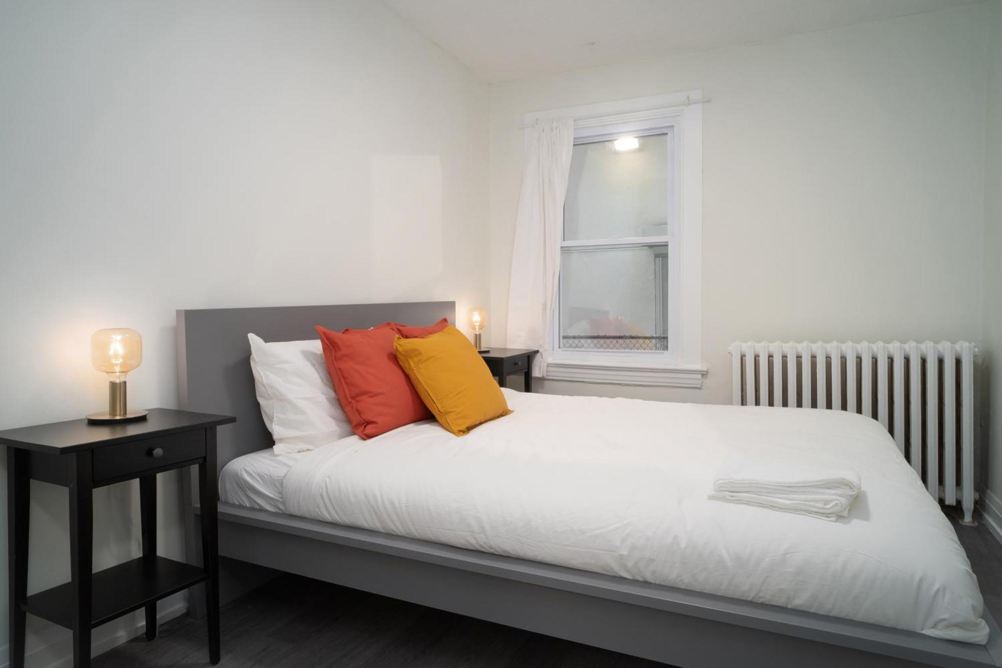 Montfort Apartment *