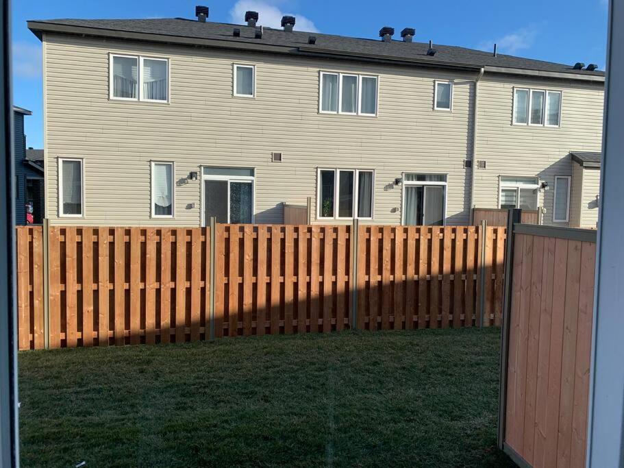 Brand New House * Ottawa