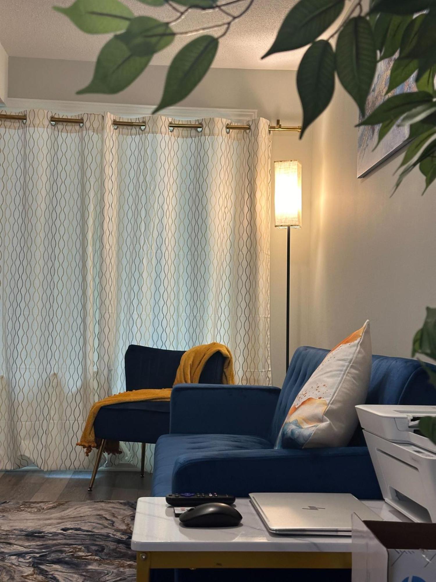 Homestay Lovely One Bedroom Just 4 Minutes From Int Airport *
