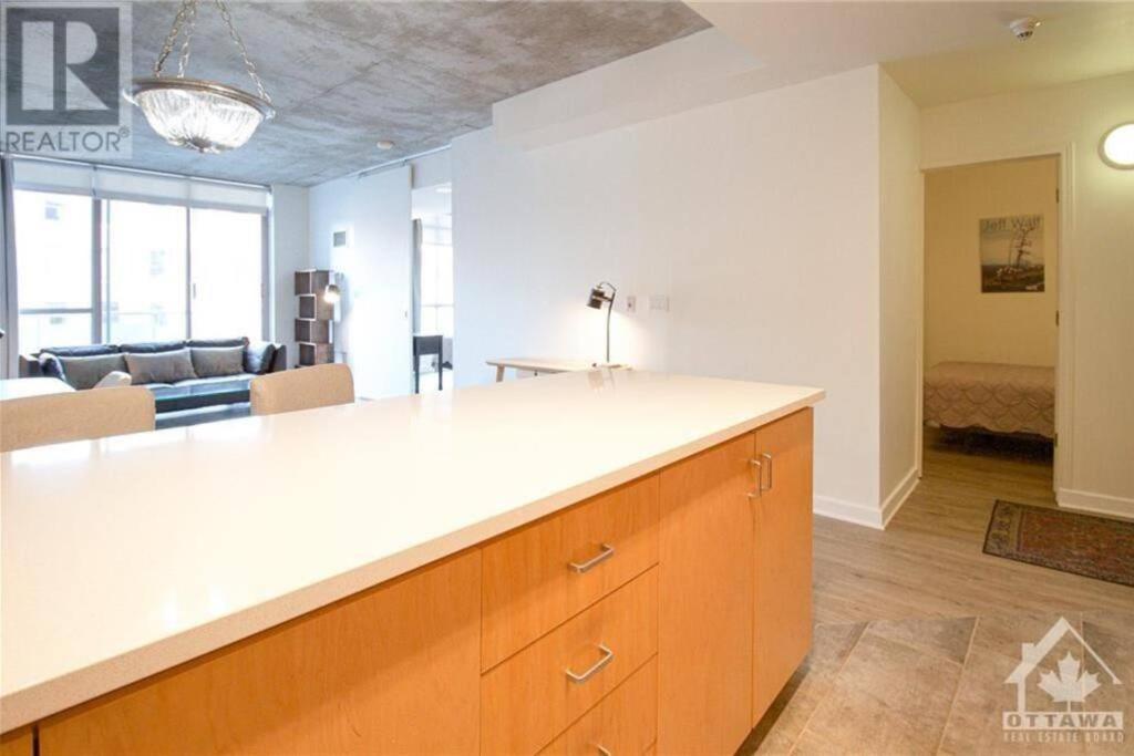 2 Bedroom Downtown *