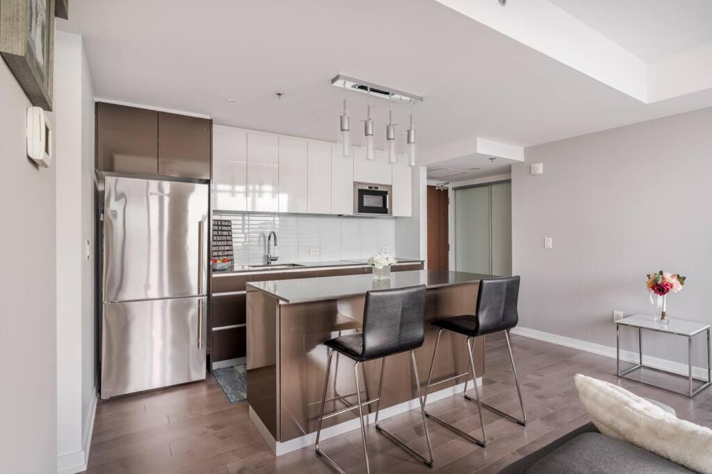 Luxury 2-bedroom Penthouse Downtown With Free Parking * Ottawa