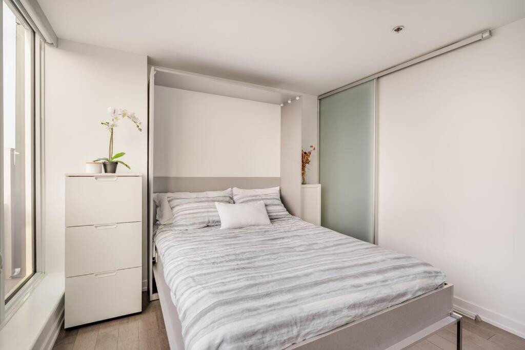 Luxury 2-bedroom Penthouse Downtown With Free Parking Apartment Ottawa