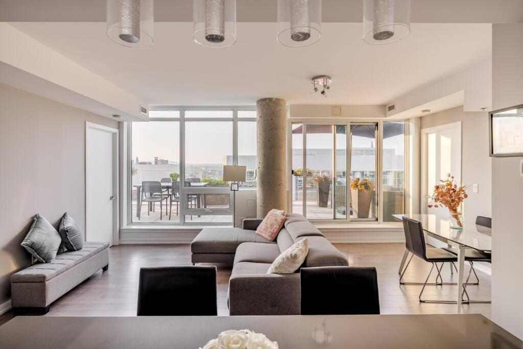 Luxury 2-bedroom Penthouse Downtown With Free Parking Apartment Ottawa