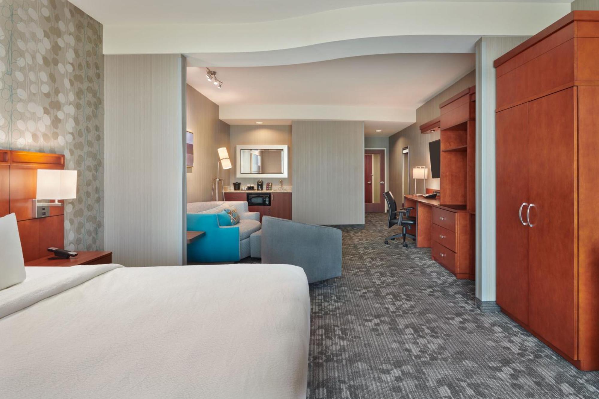 Courtyard By Marriott East Ottawa