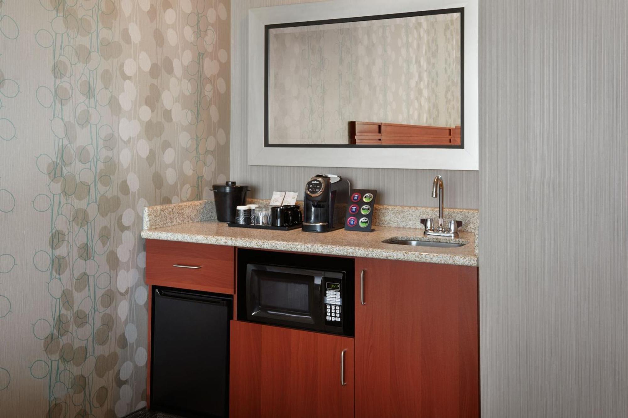 Courtyard By Marriott East Hotel 3*