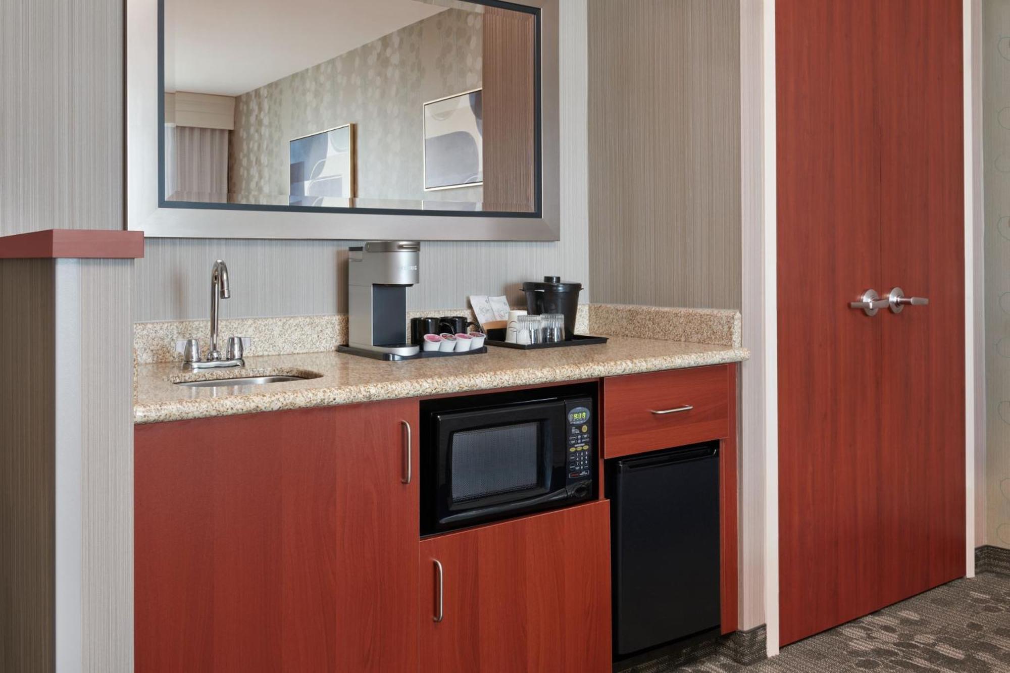 Hotel Courtyard By Marriott East Ottawa
