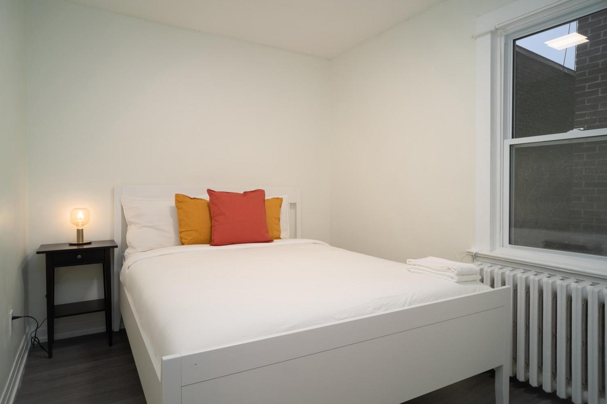 Montfort Apartment *