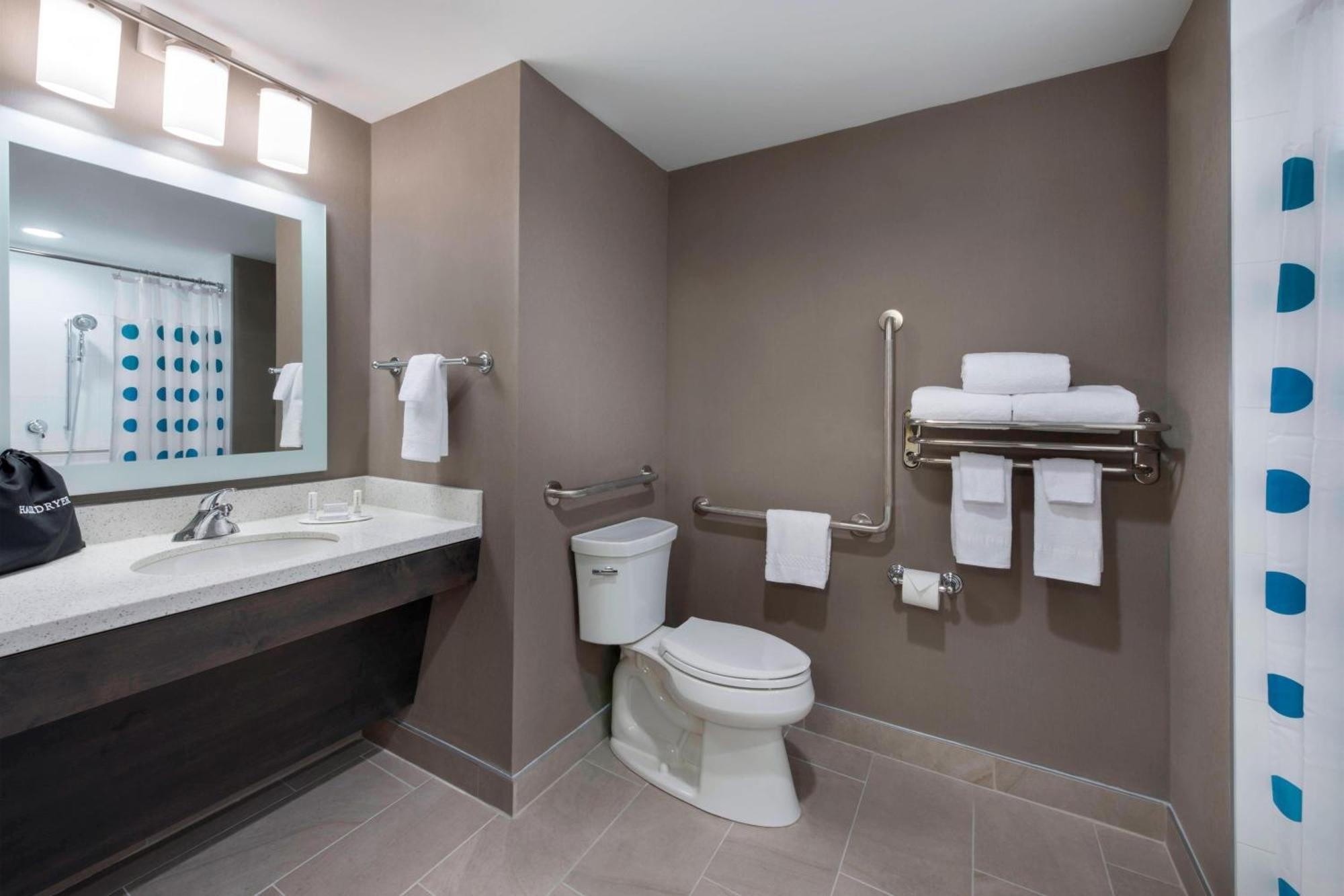 Hotel Towneplace By Marriott Kanata
