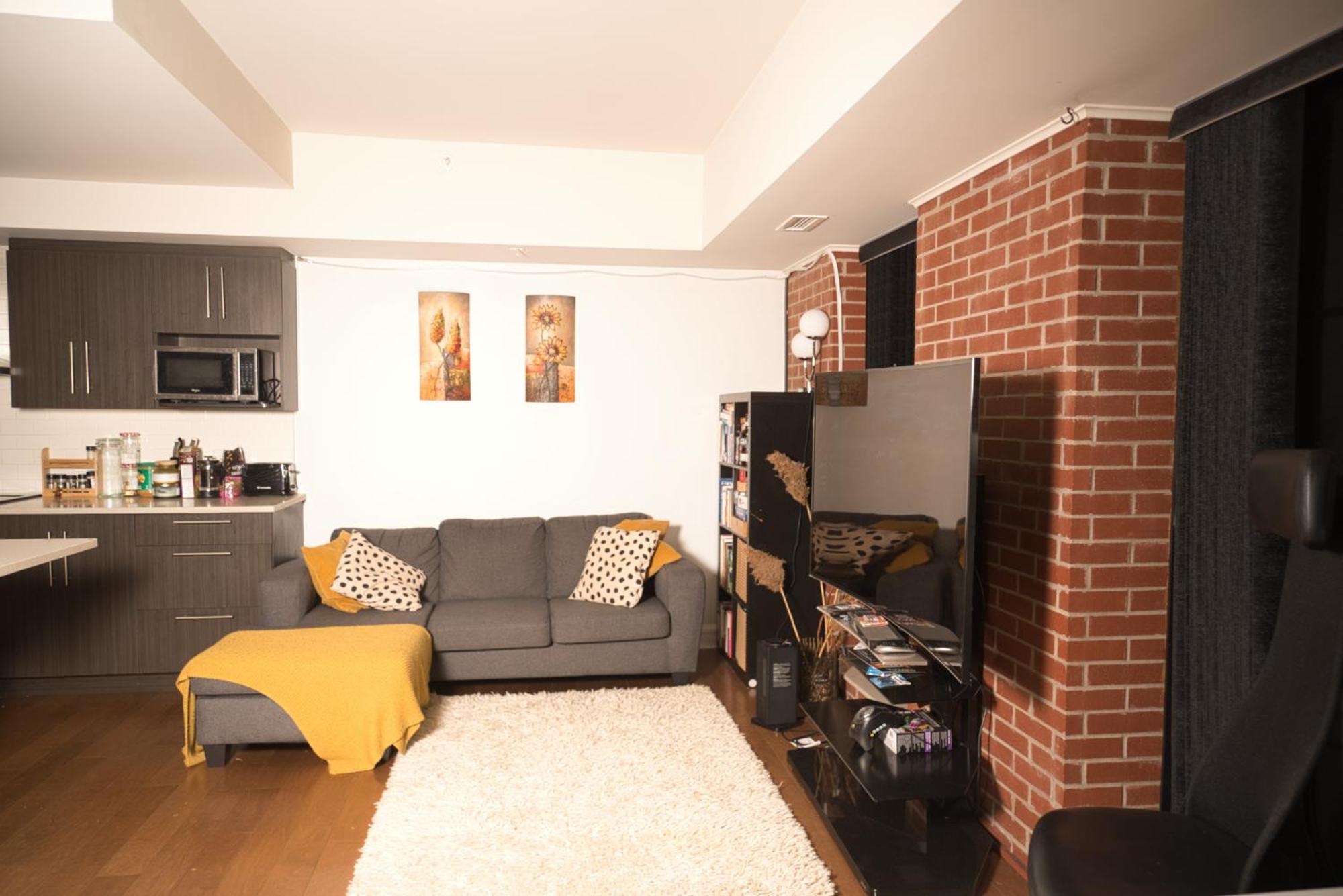 Minimum One Month - With Ensuite Bathroom In Fairly New 2 Rooms, 2 Bathrooms Homestay