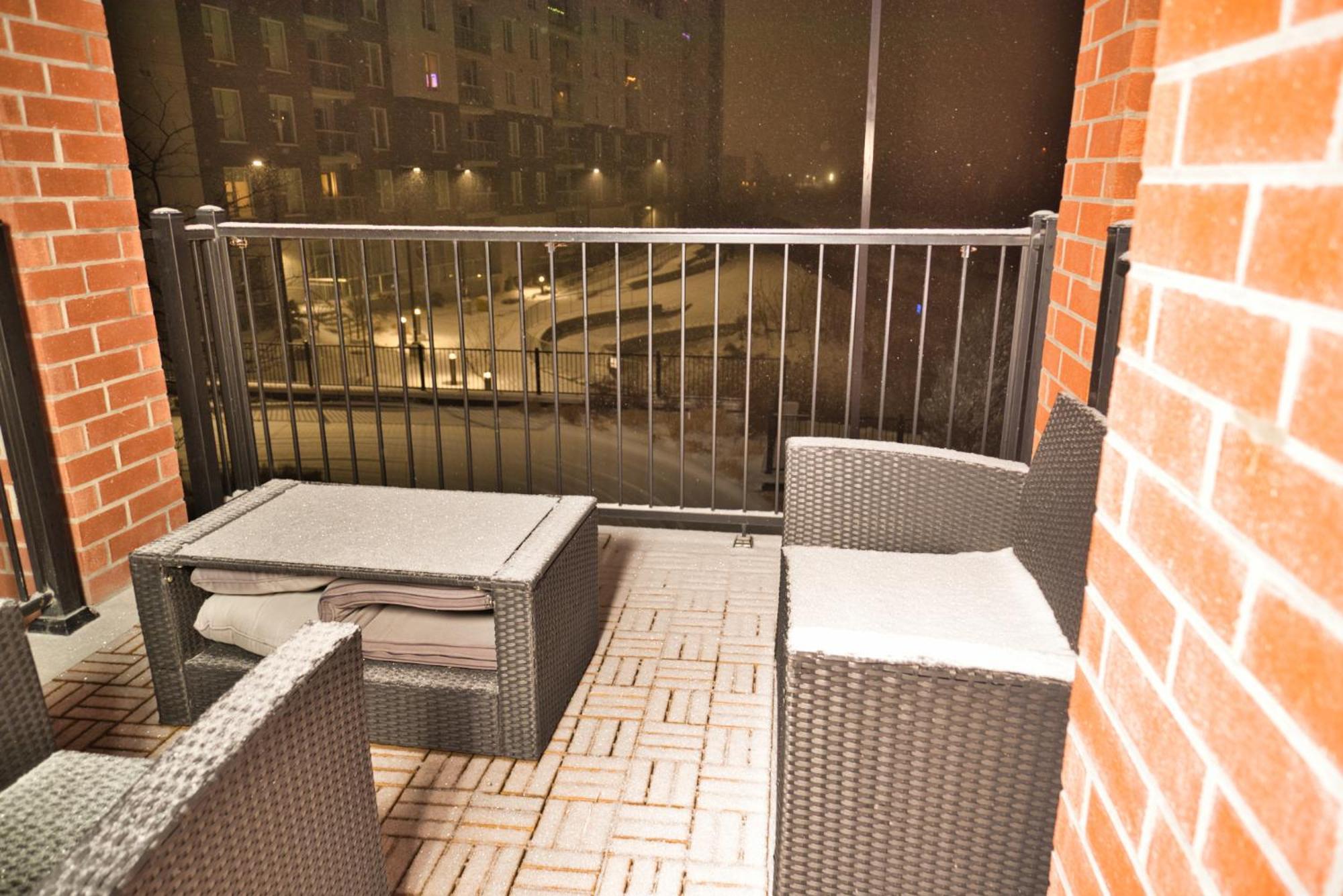 Minimum One Month In Fairly New 2 Rooms, 2 Bathrooms * Ottawa
