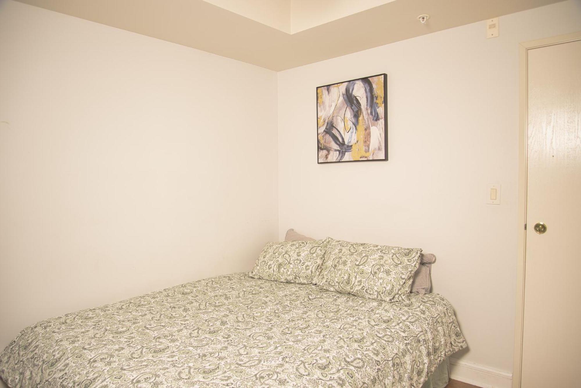 Minimum One Month In Fairly New 2 Rooms, 2 Bathrooms * Ottawa