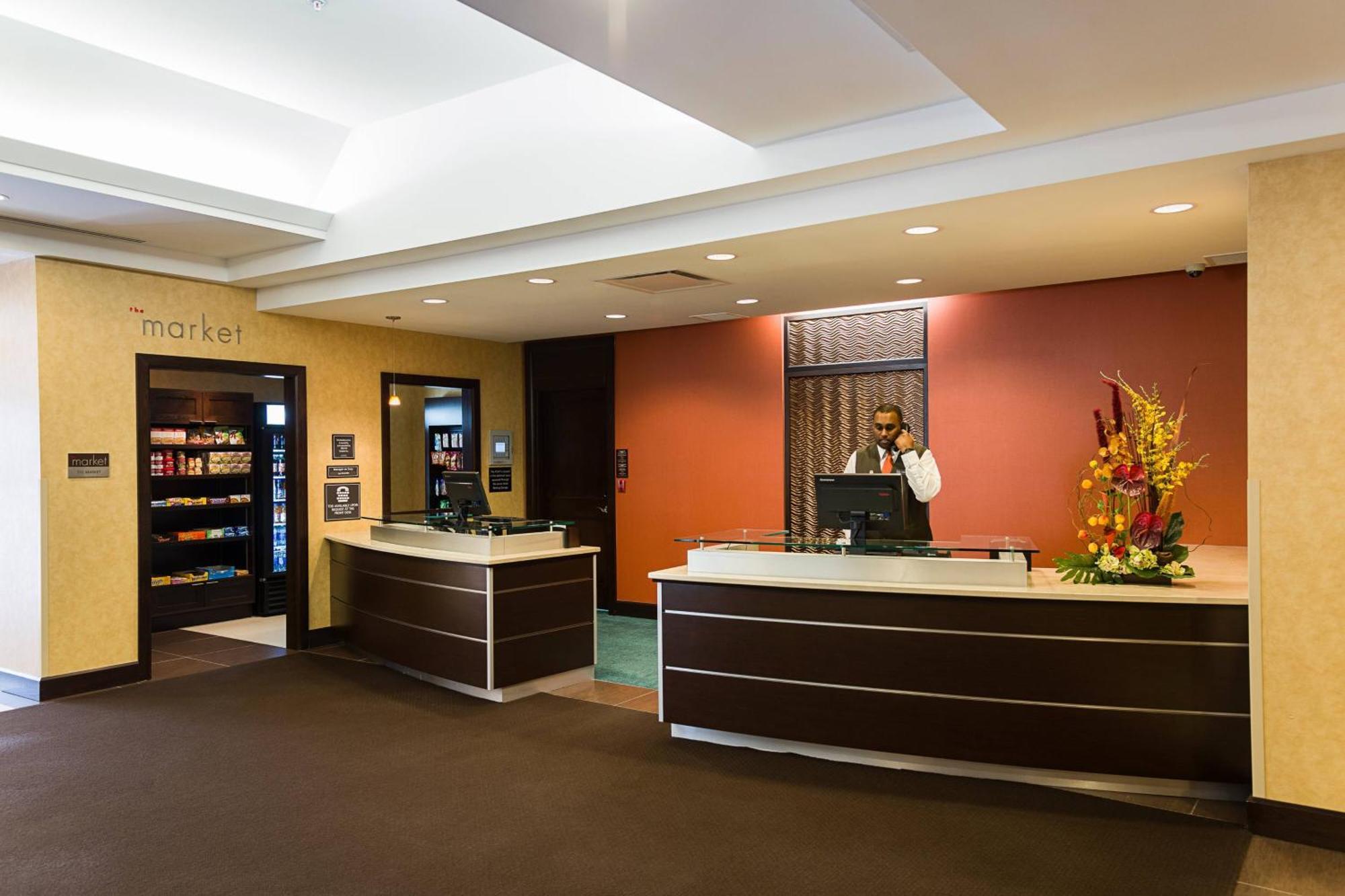 By Marriott Airport Hotel 3*