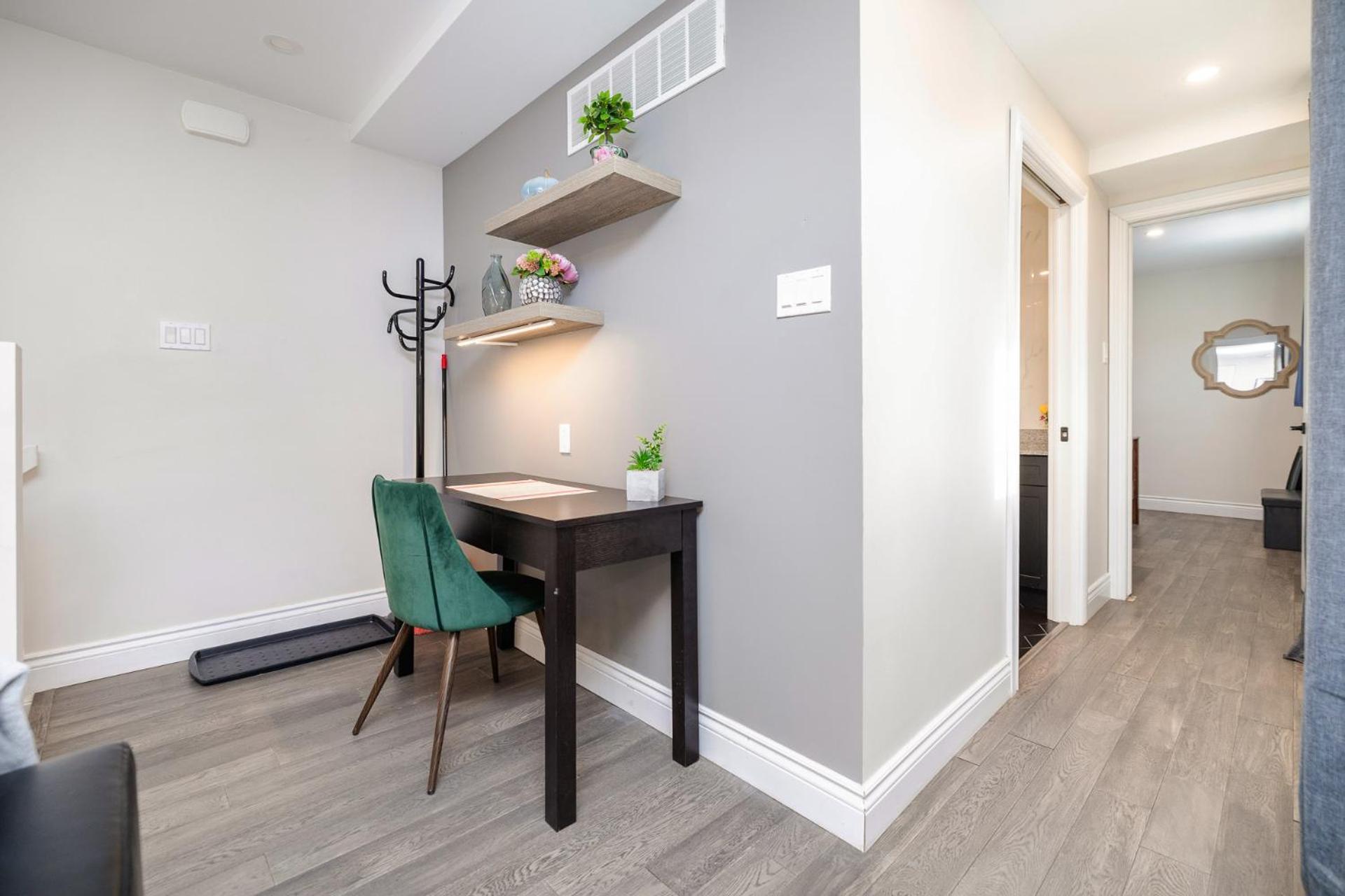 Pet-friendly 2br - Near University *