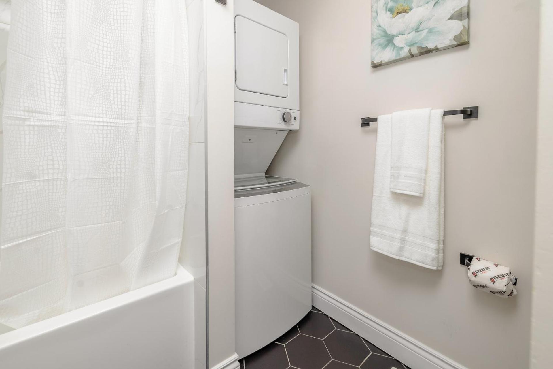 Apartment Pet-friendly 2br - Near University Ottawa