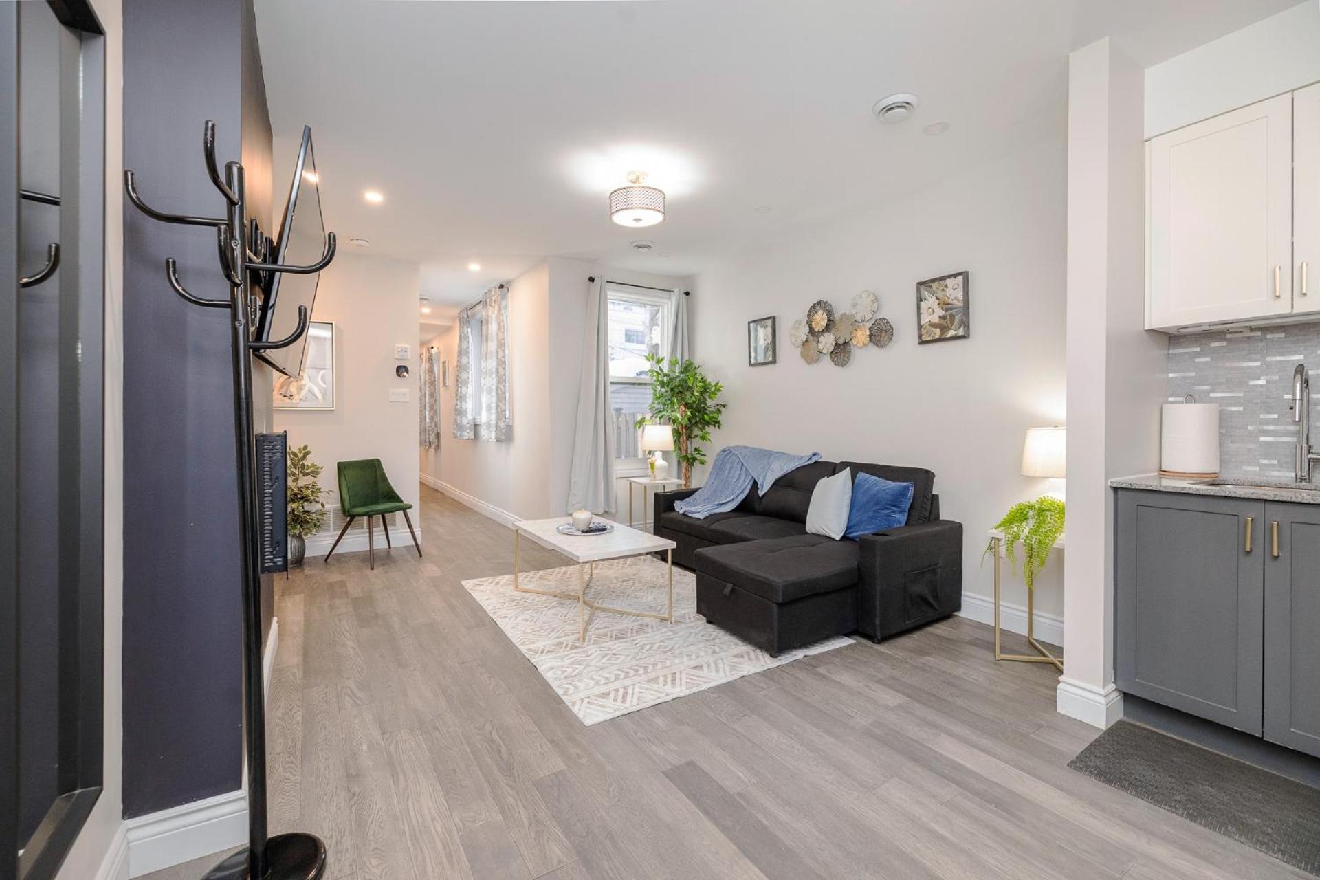 Modern 2br With Pet Friendly - Near Apartment