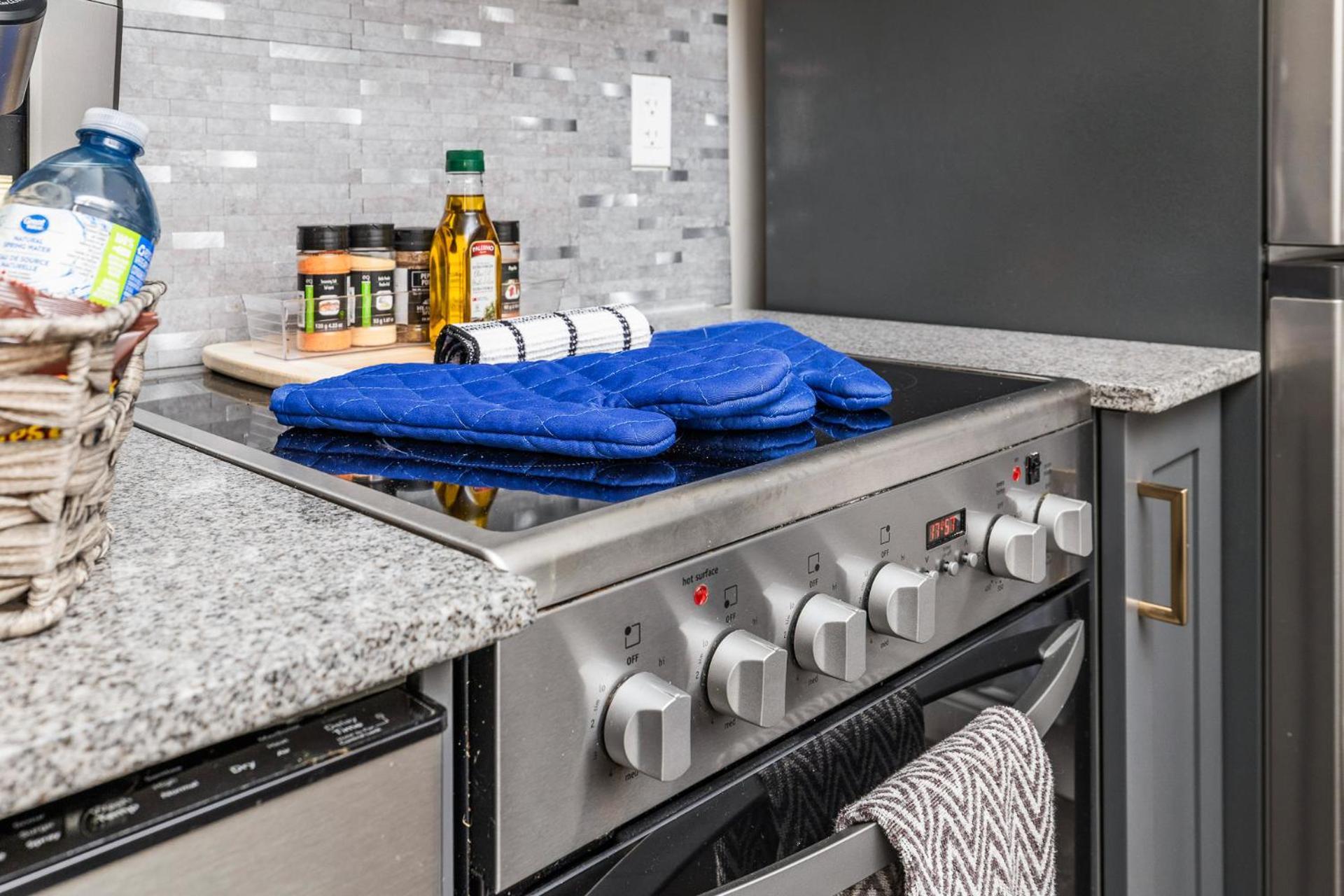 Modern 2br With Pet Friendly - Near Apartment *