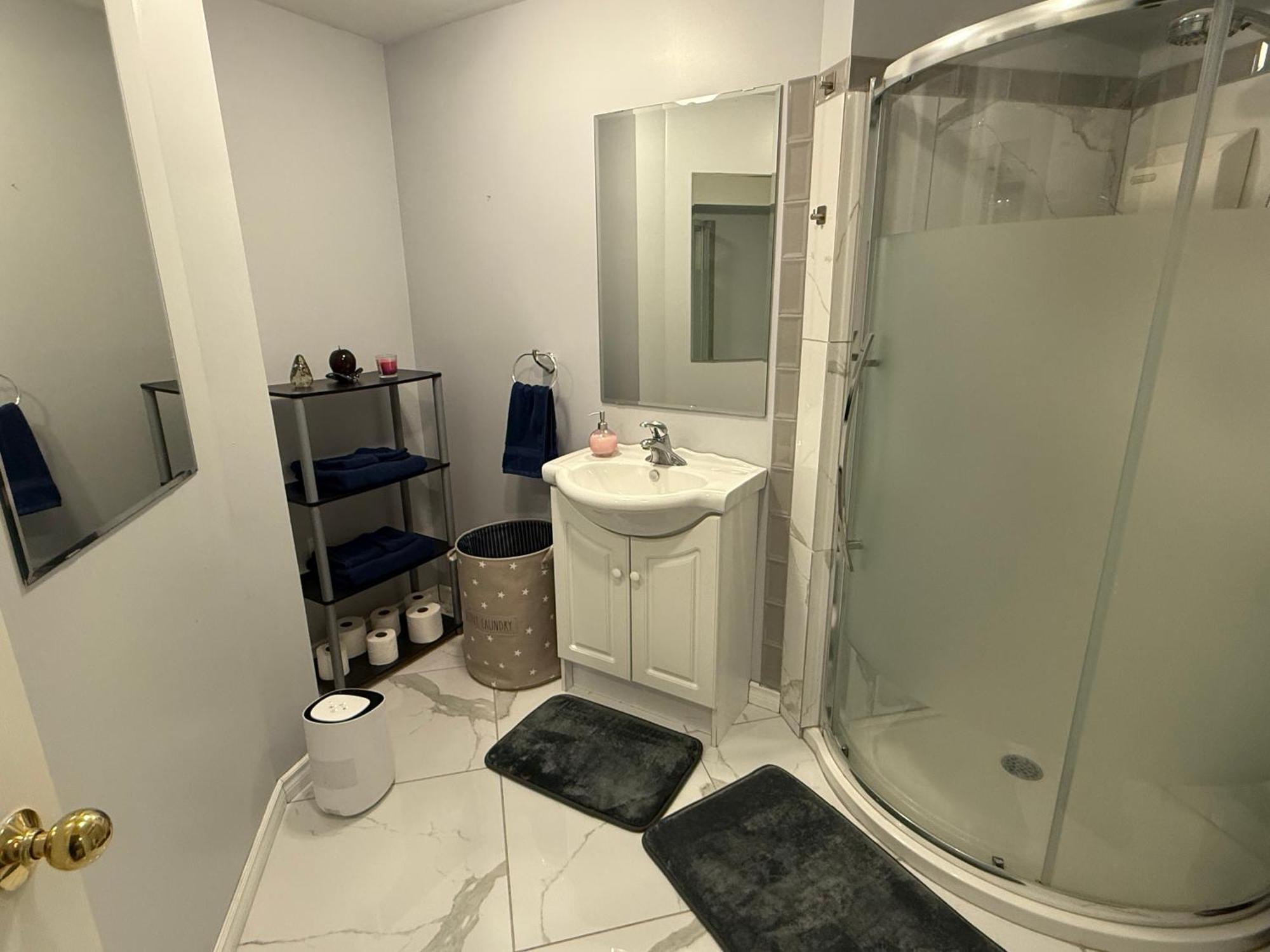 Apartment Spacious & Comfortable 1br Unit, Peaceful Setting *