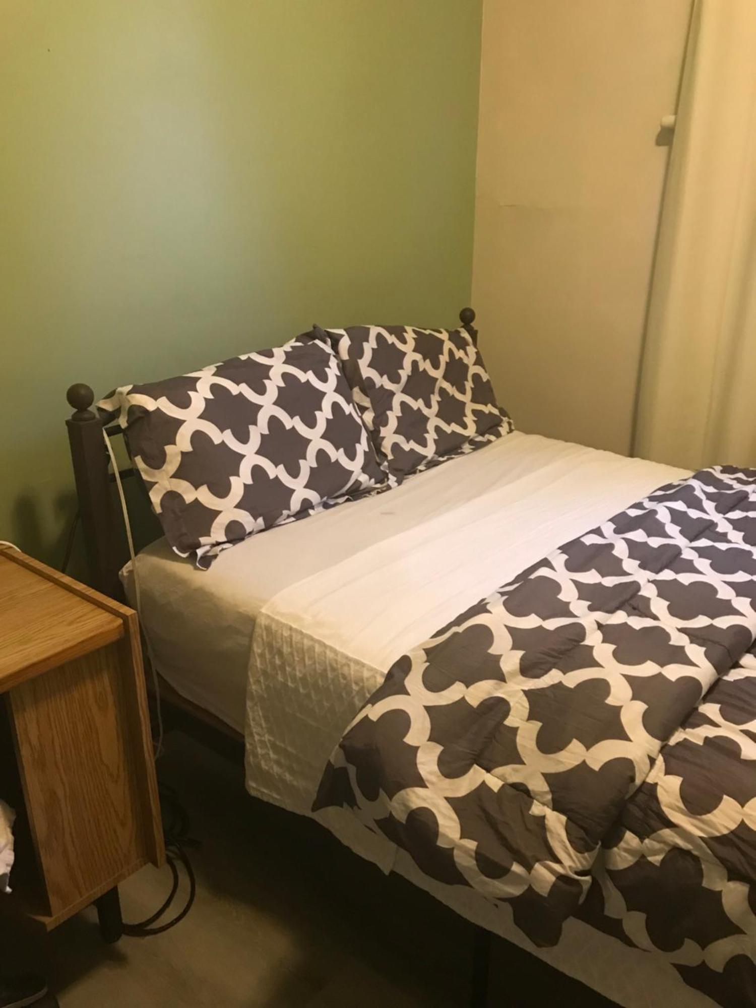 Victorian2 Henderson Heritage Homestay Ottawa