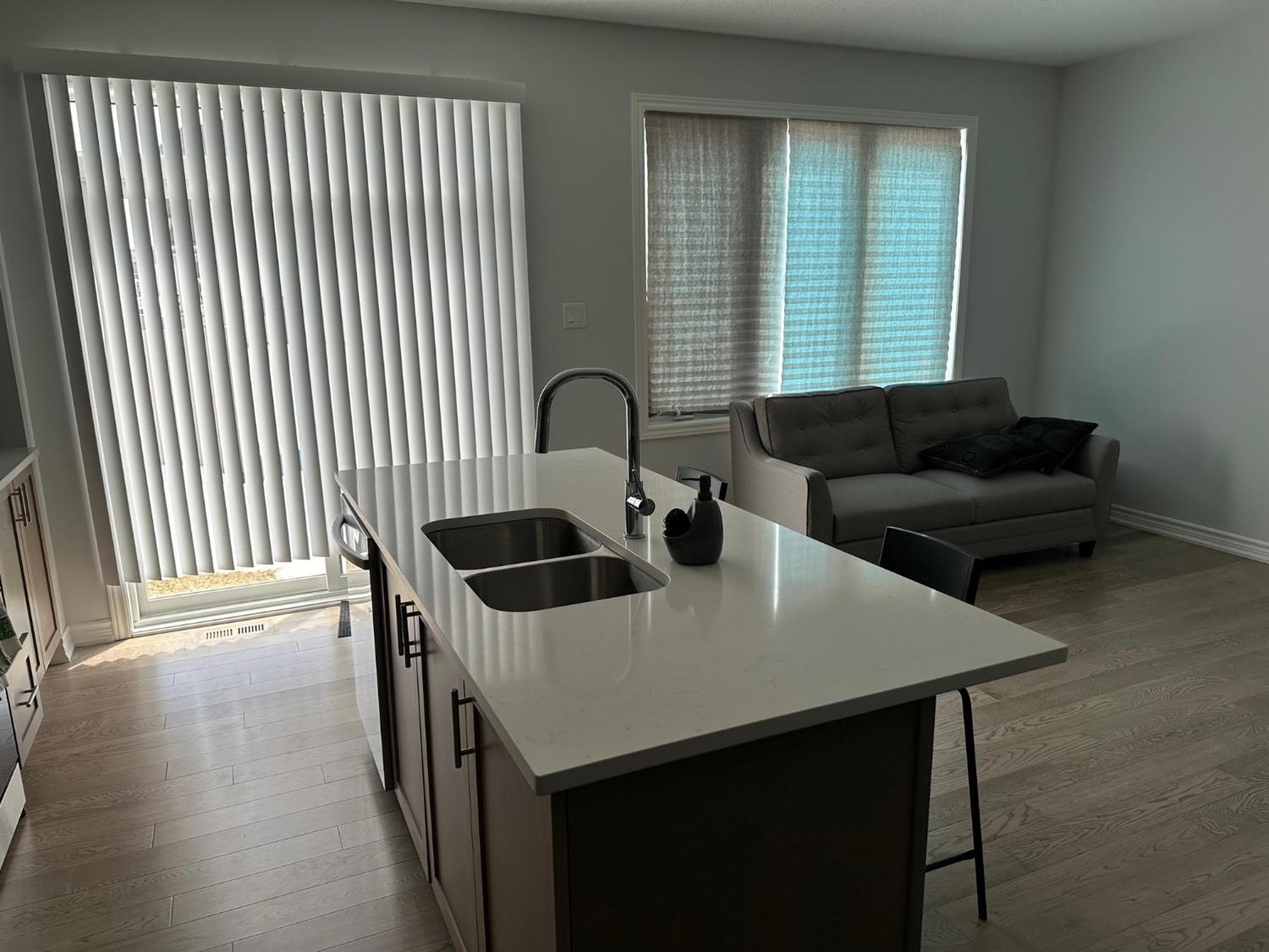 Lovely 2 Bedroom 2 Bath Holiday home Ottawa