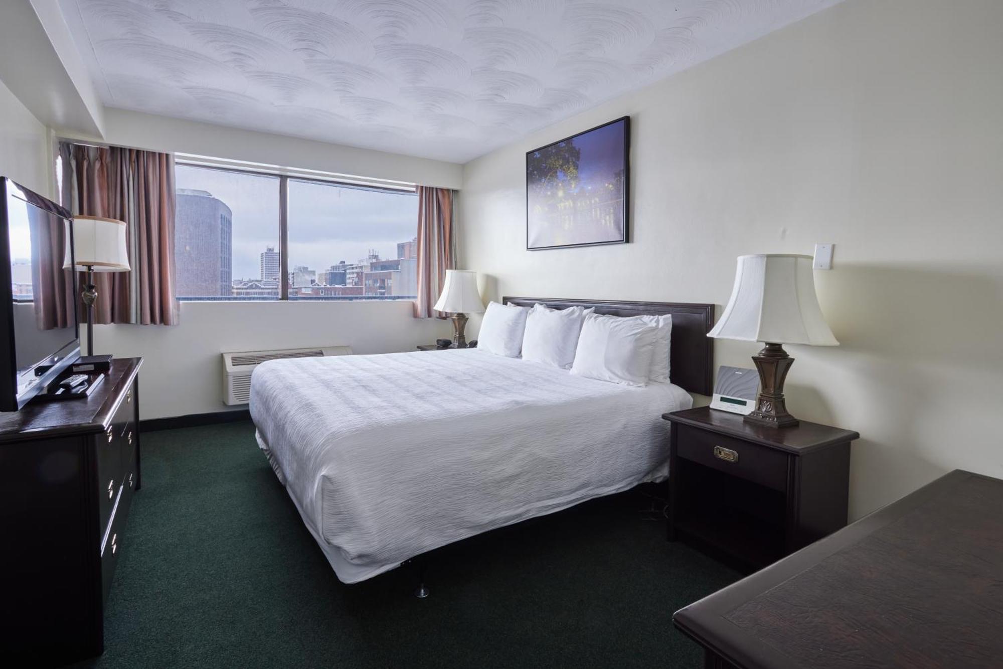 Aparthotel The Business 3*