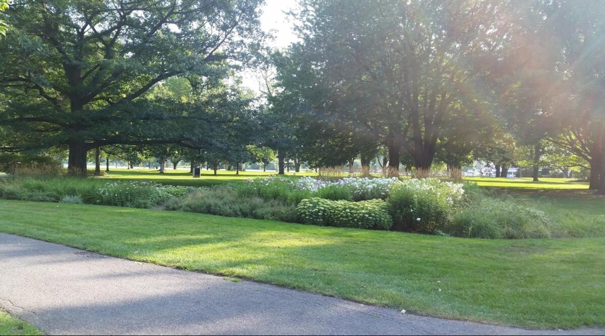 The Dows Retreat With 2 Car Driveway Holiday home Ottawa