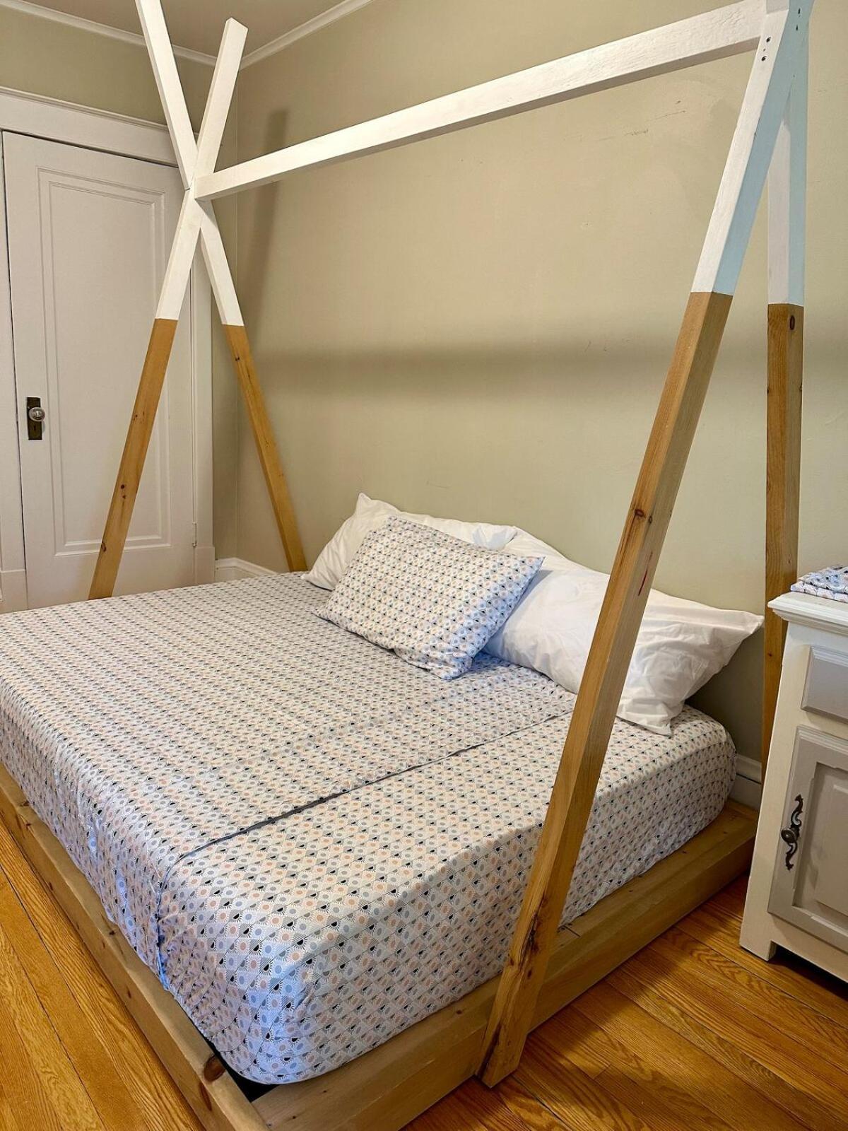 The Dows Retreat With 2 Car Driveway Holiday home Ottawa