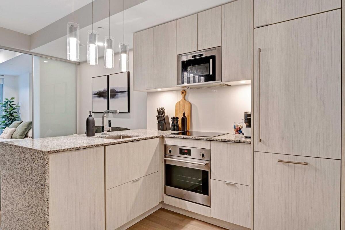 High-end With Gym And Walking Distance To Parliament Ottawa