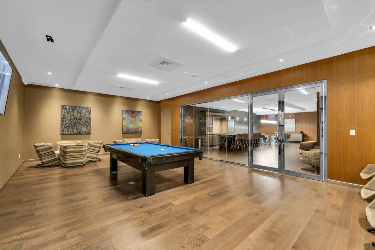 High-end With Gym And Walking Distance To Parliament Apartment