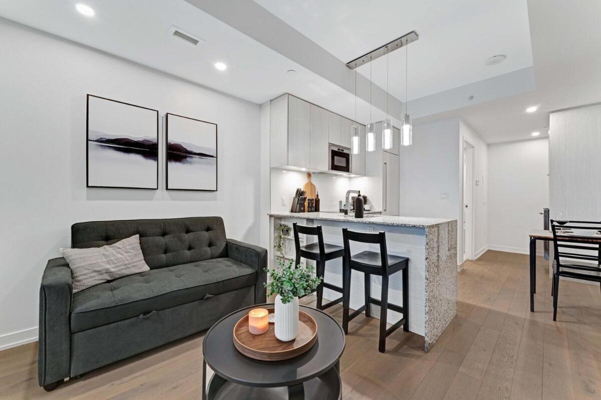 High-end With Gym And Walking Distance To Parliament Apartment *
