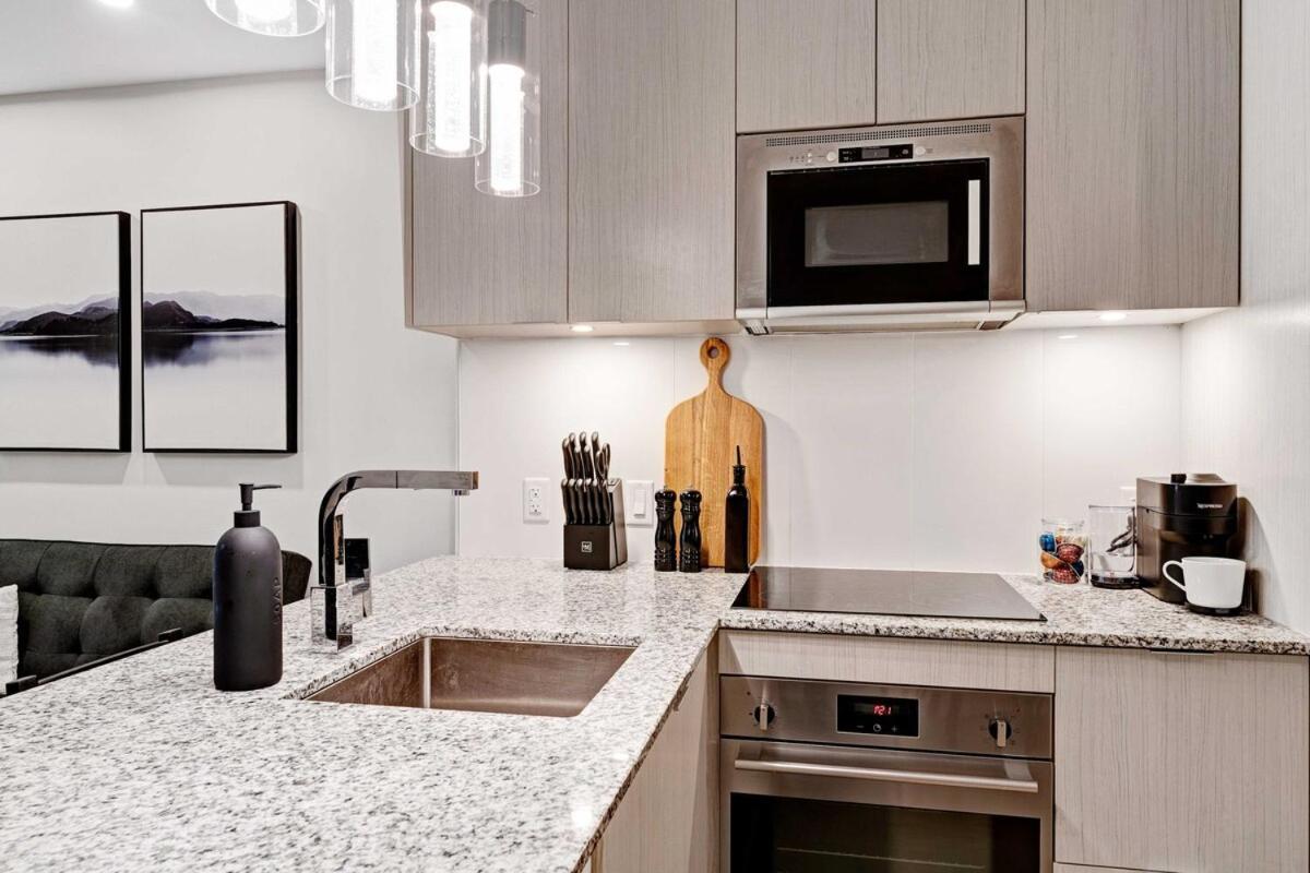 High-end With Gym And Walking Distance To Parliament Apartment Ottawa
