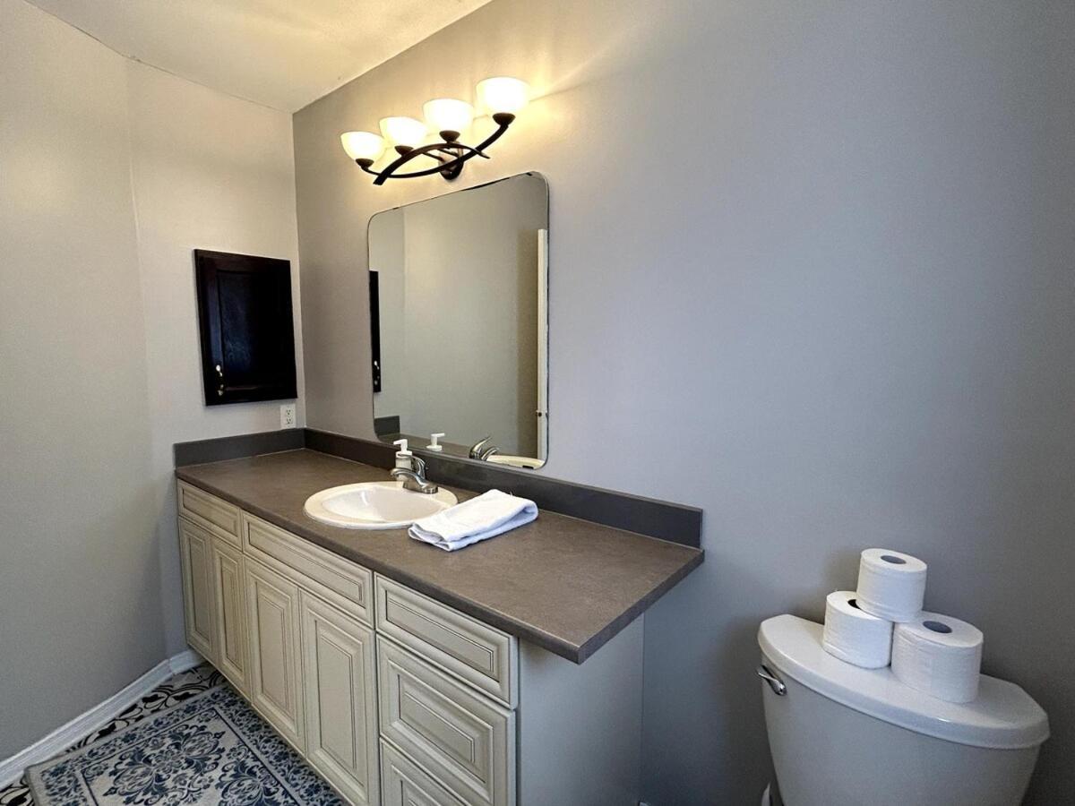 Spacious 4br Near Kanata Tech Park Ottawa