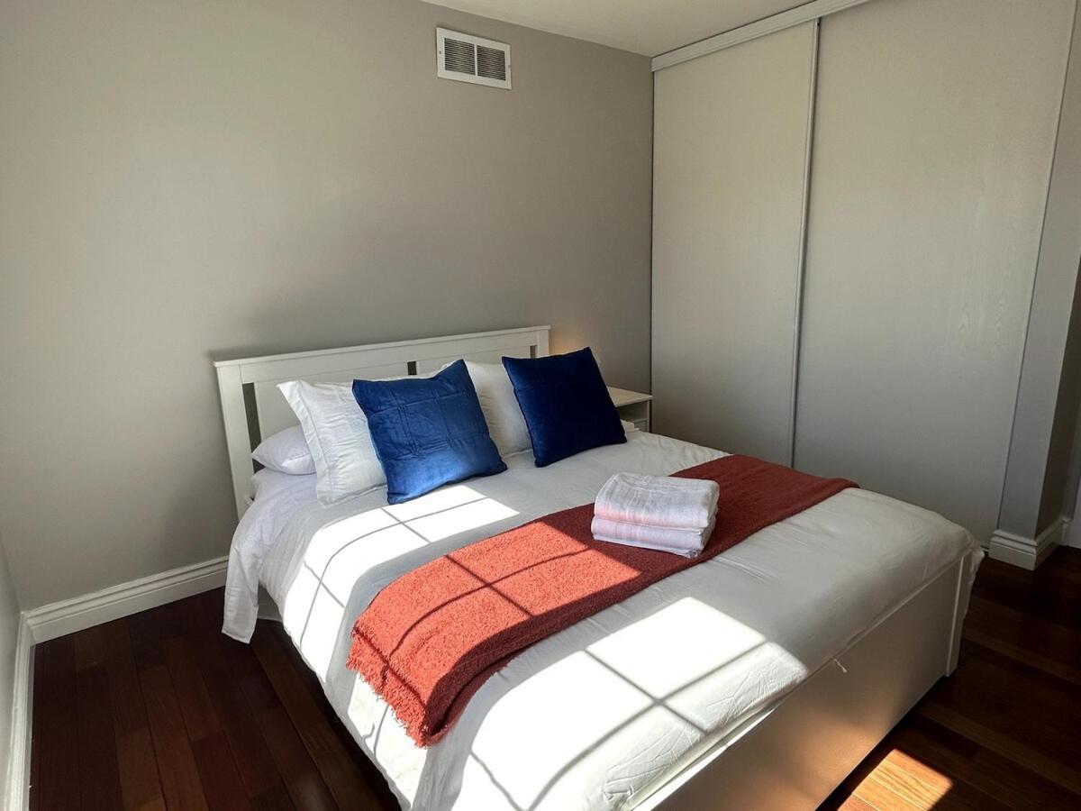 Spacious 4br Near Kanata Tech Park