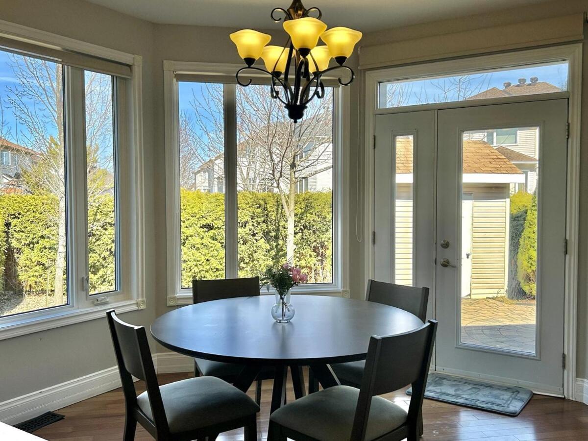 Spacious 4br Near Kanata Tech Park Holiday home *