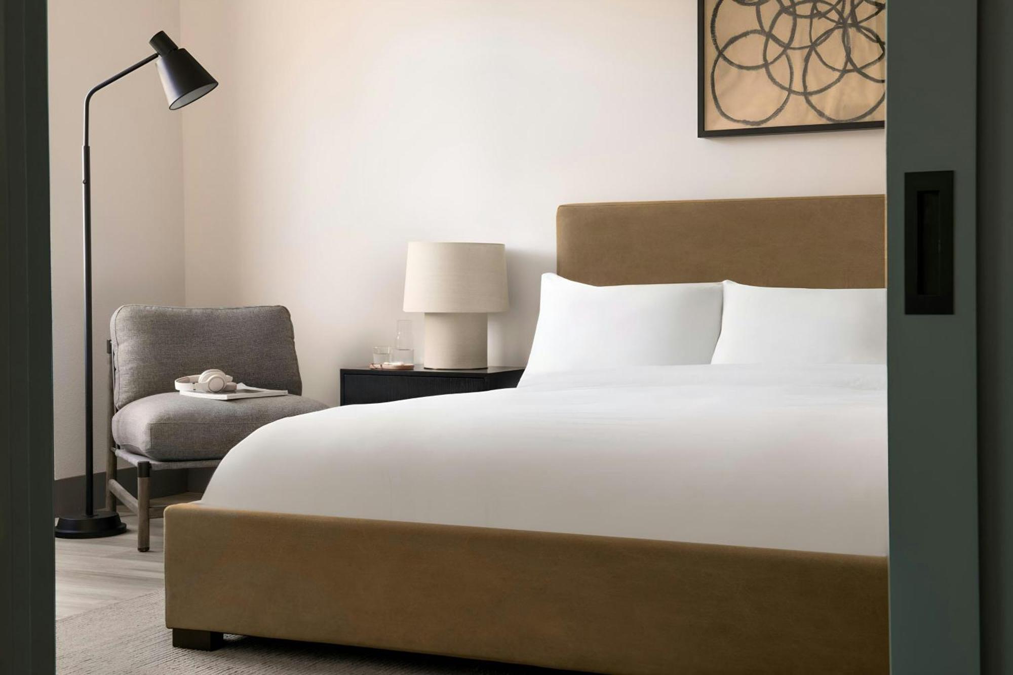 Sonder By Marriott Bonvoy Rideau Downtown Aparthotel