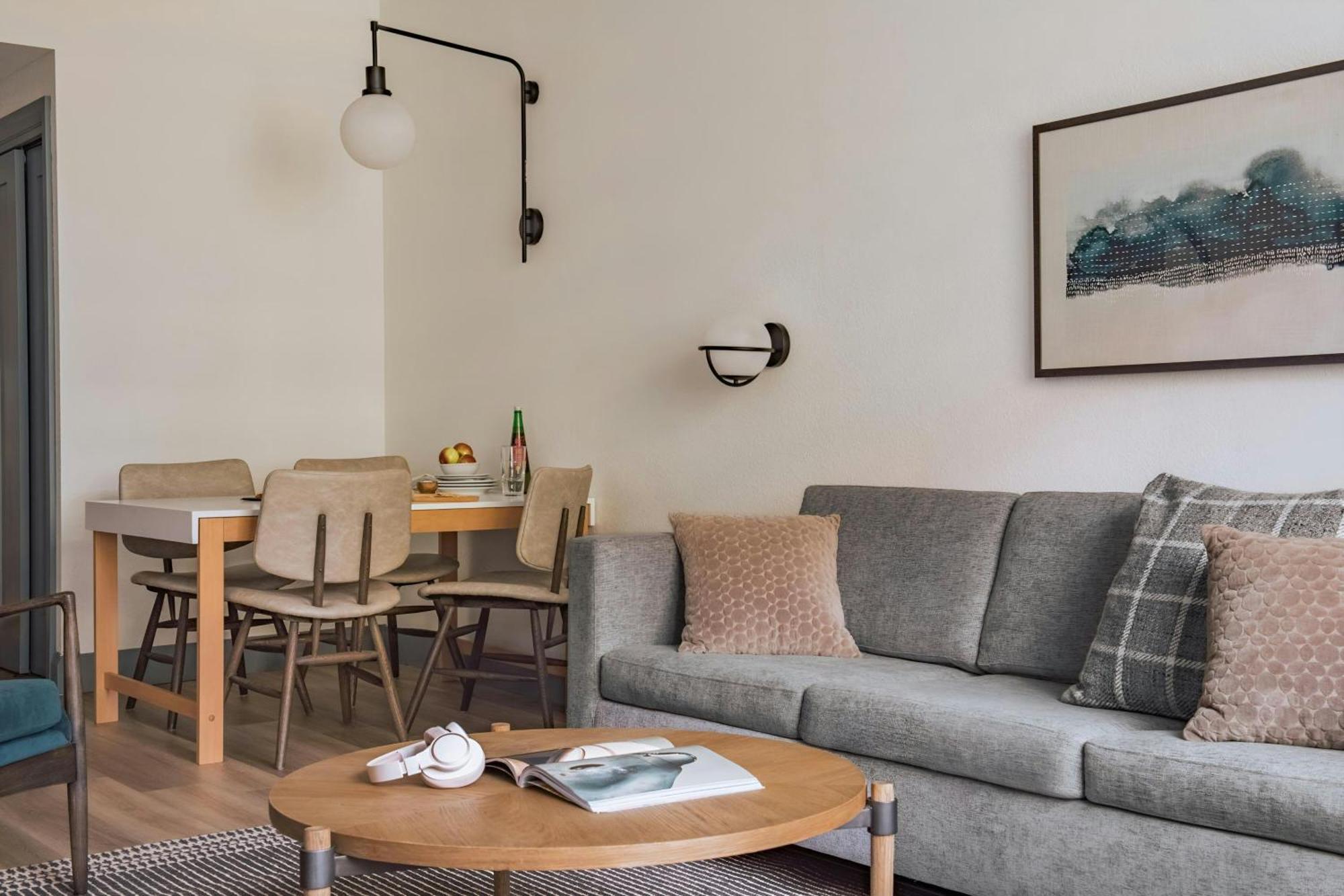 Sonder By Marriott Bonvoy Rideau Downtown Aparthotel 4*