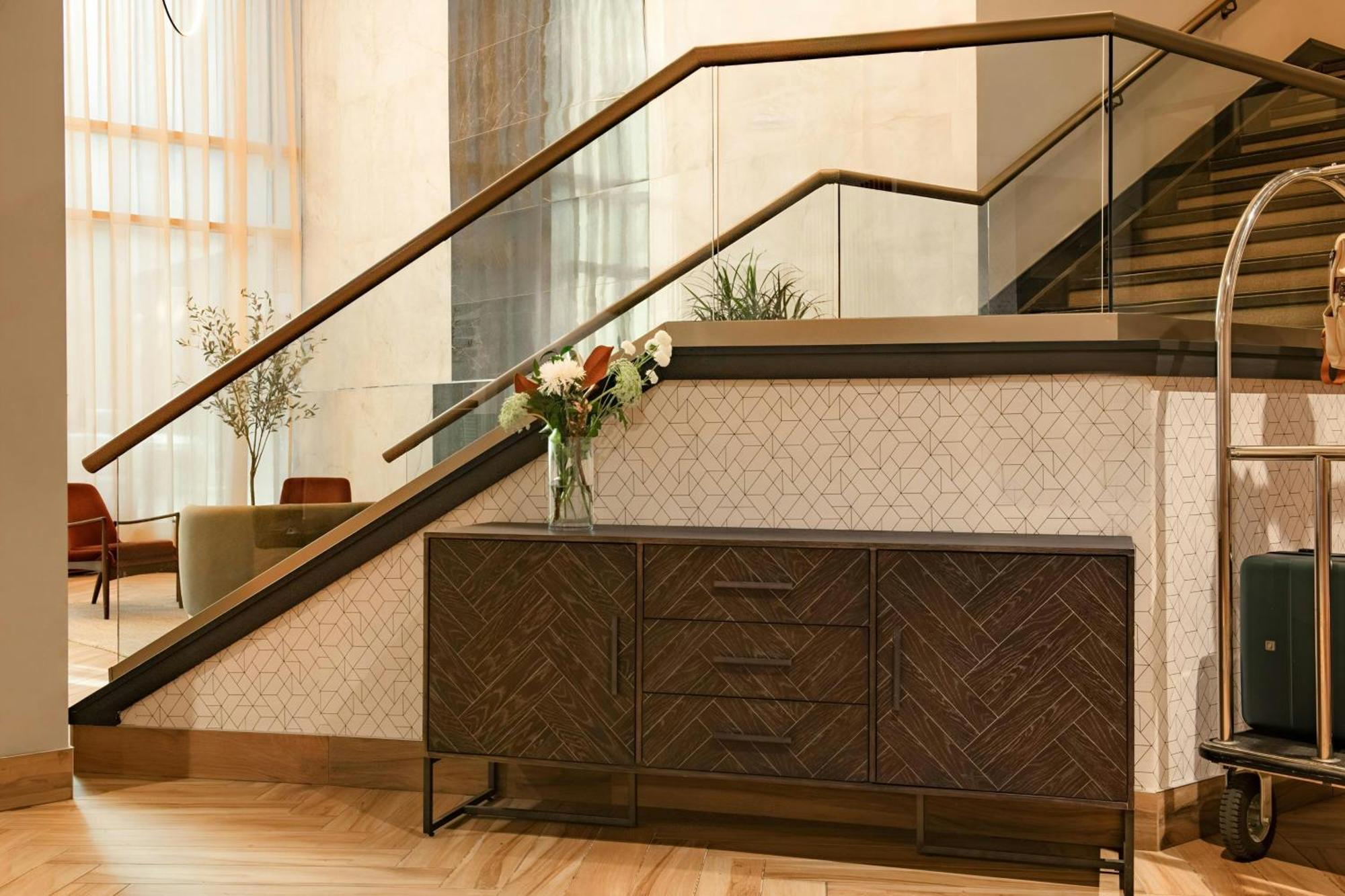 Sonder By Marriott Bonvoy Rideau Downtown Aparthotel 4*