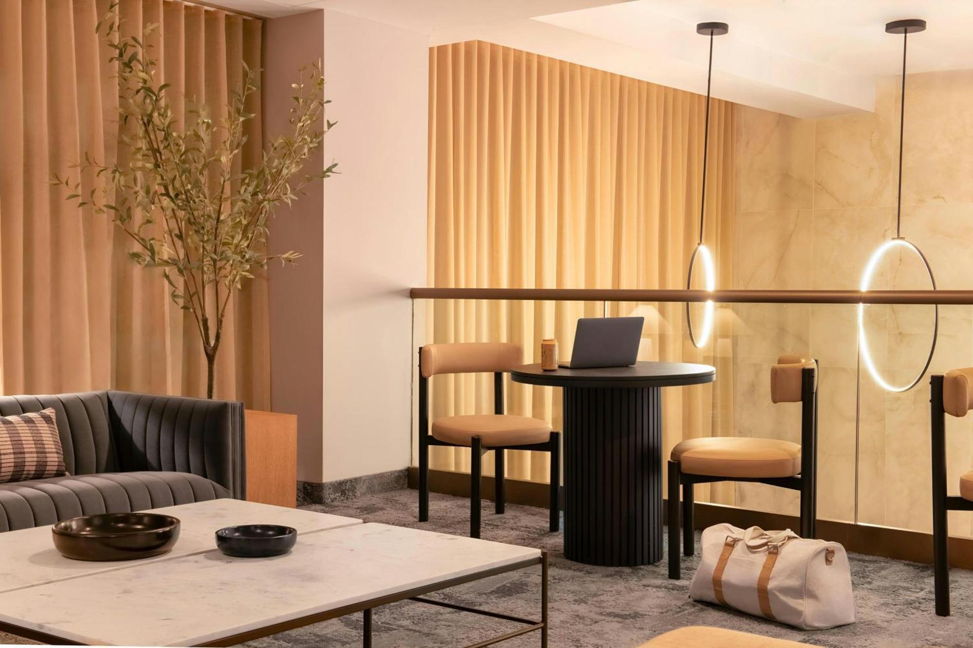 Sonder By Marriott Bonvoy Rideau Downtown Aparthotel 4*