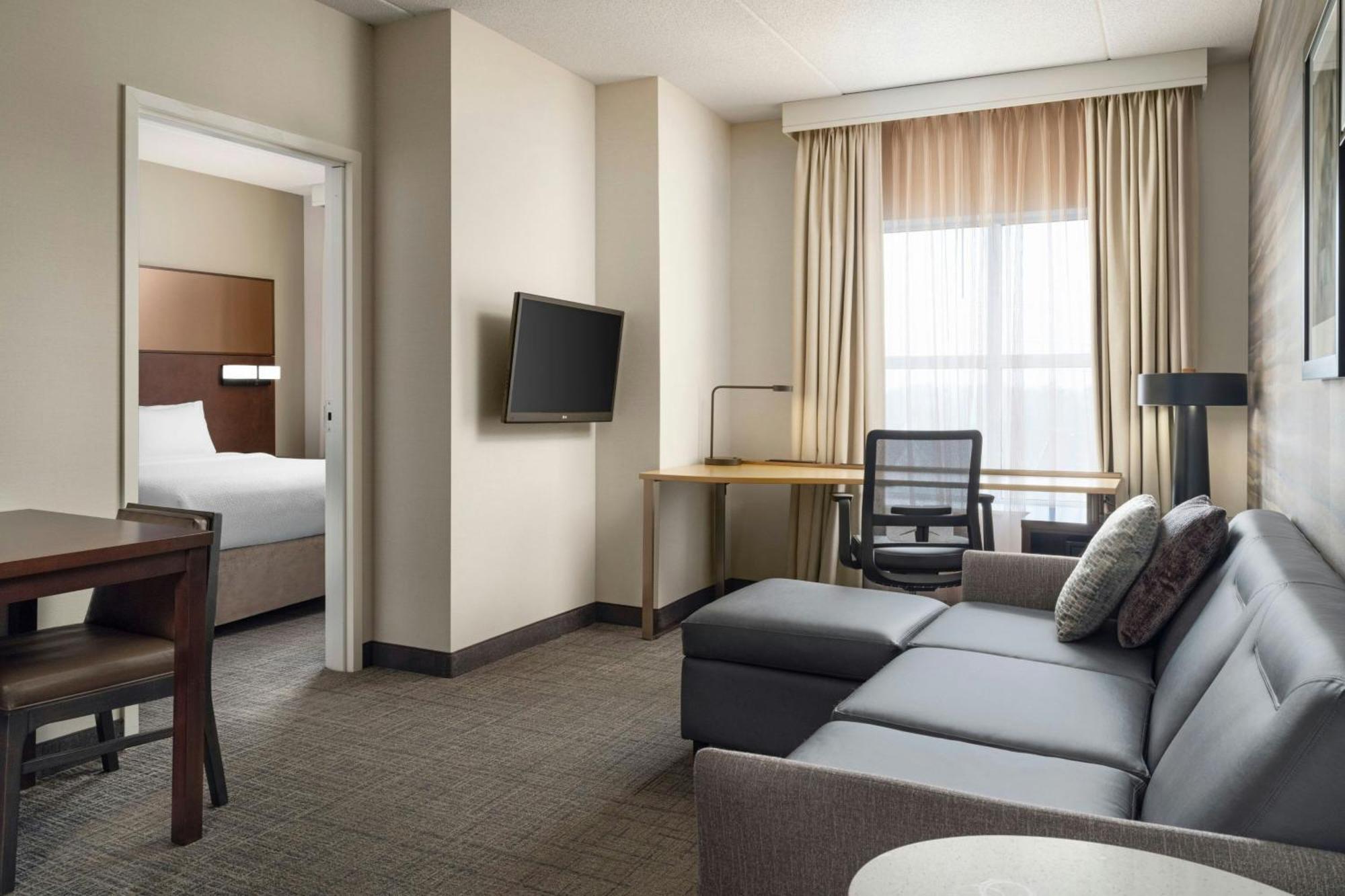 By Marriott Airport Hotel 3*