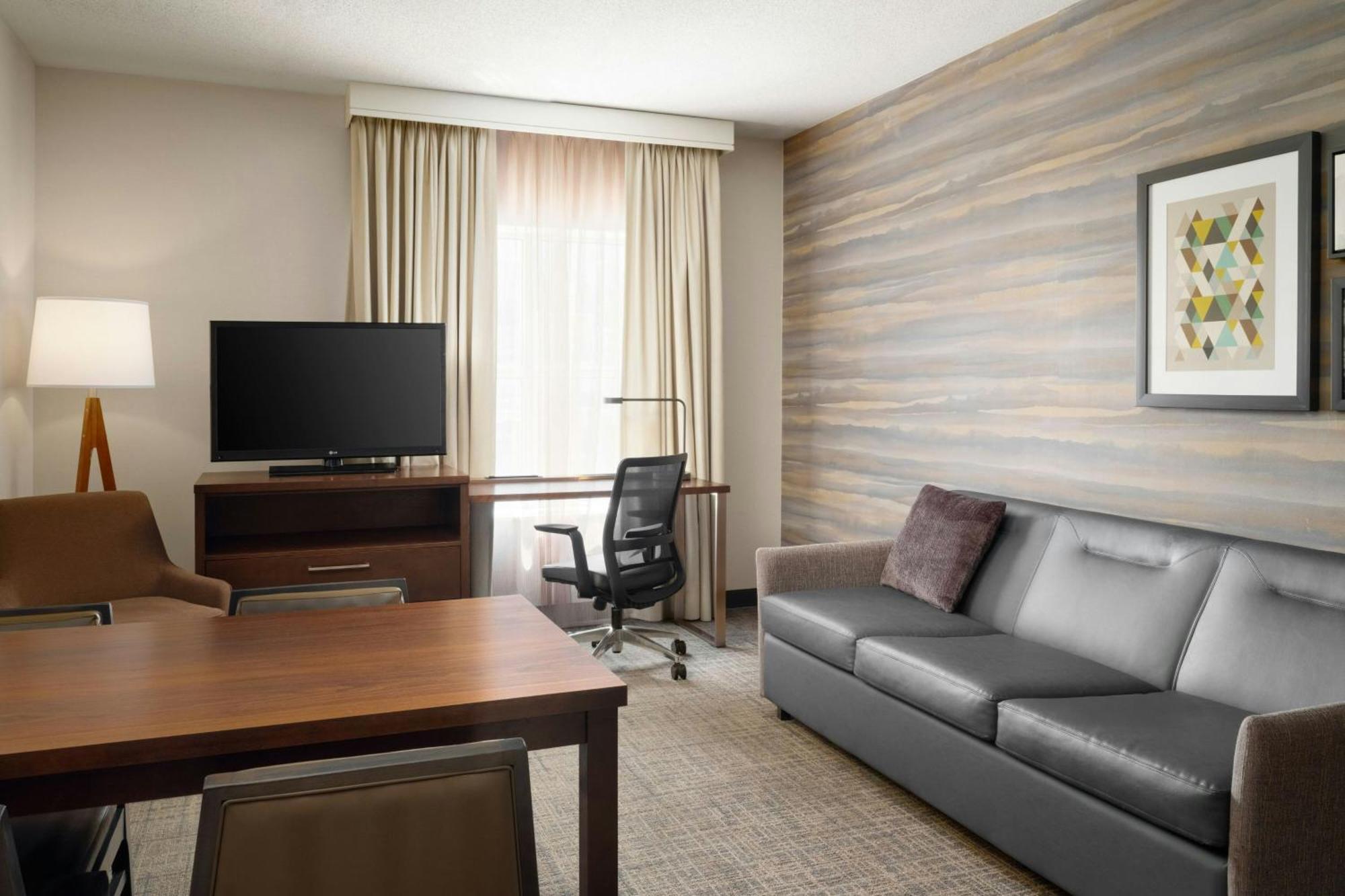 By Marriott Airport 3*