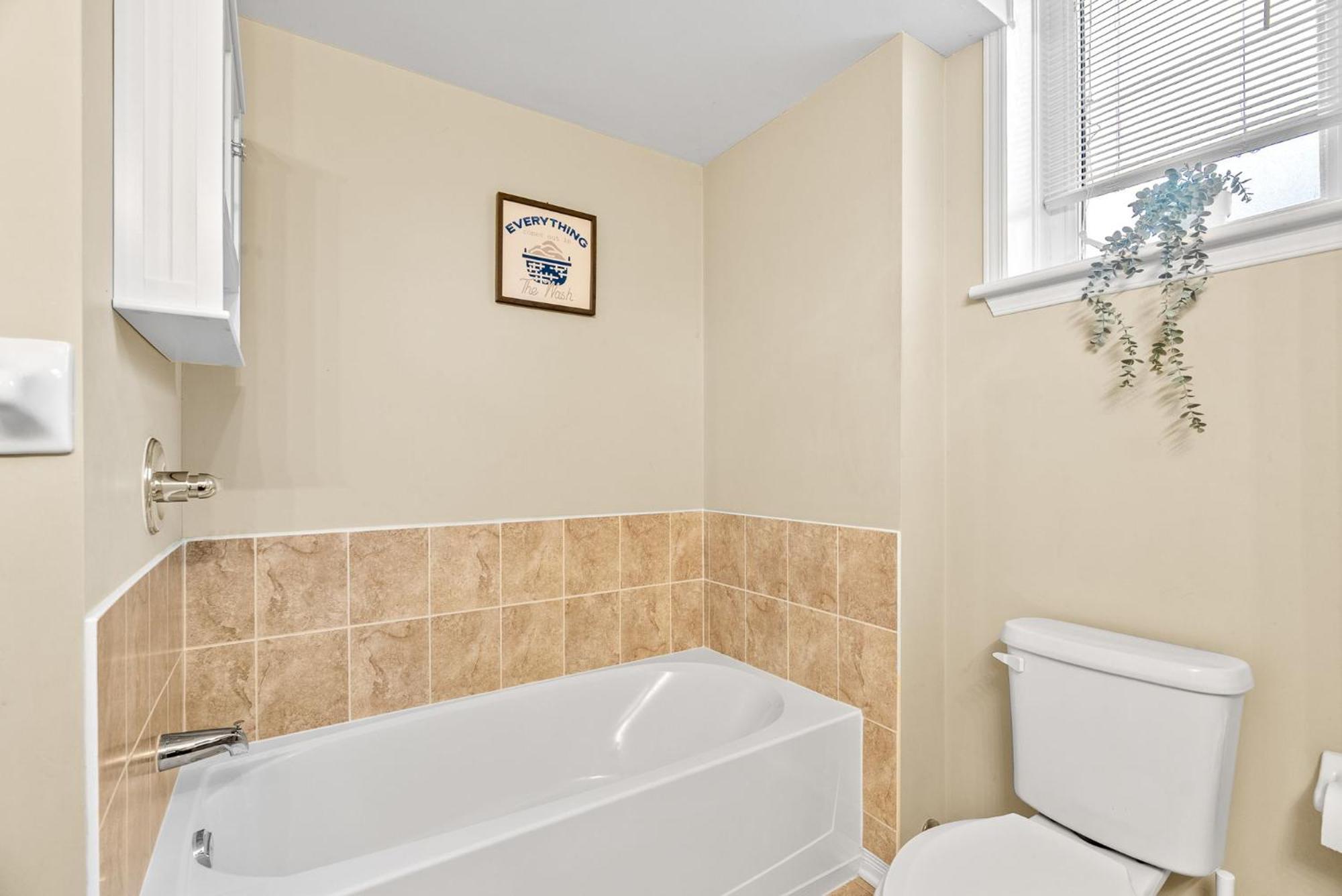Simplylovely Modern Near Downtown With Free Parking And Patio Apartment *