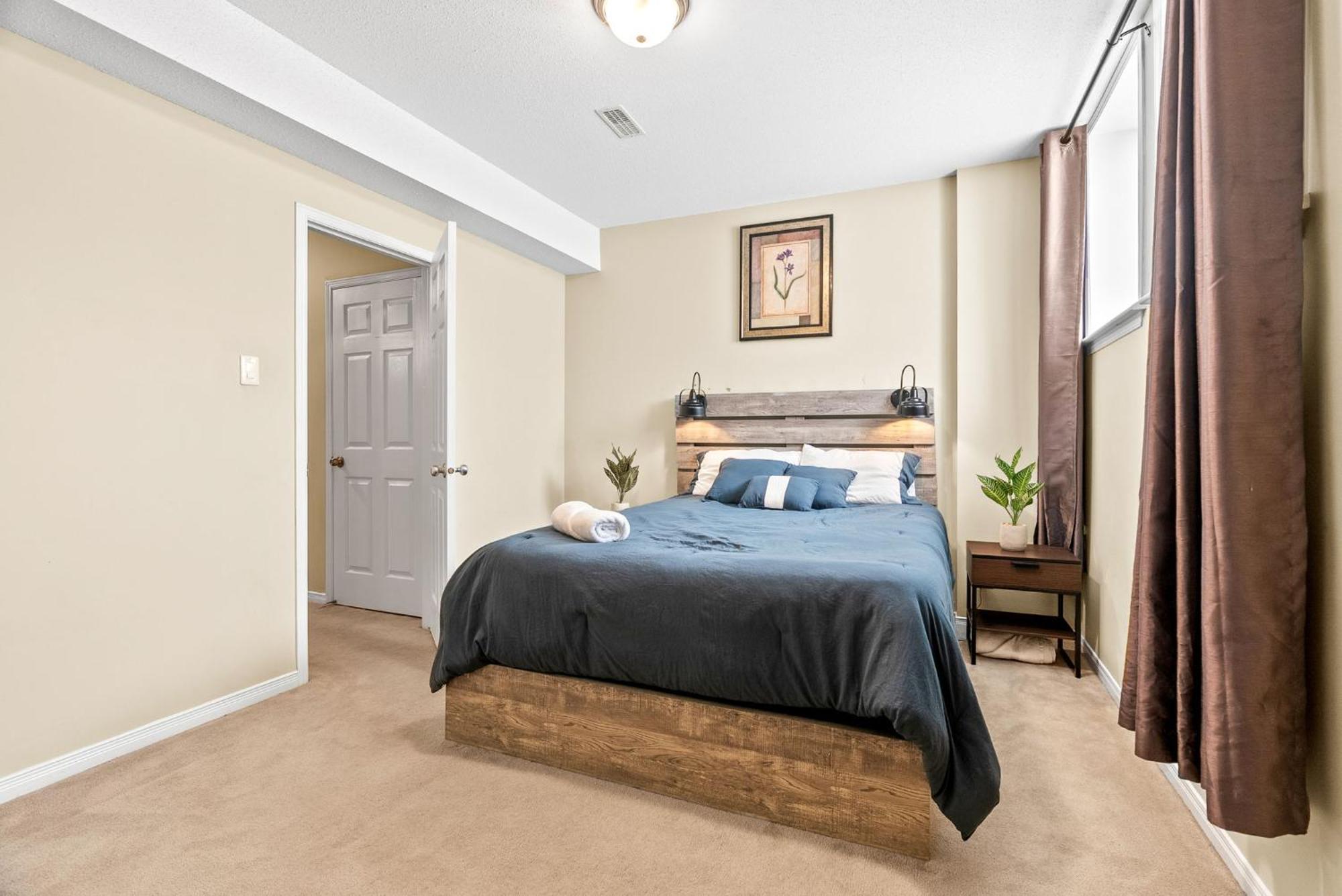 Simplylovely Modern Near Downtown With Free Parking And Patio Ottawa