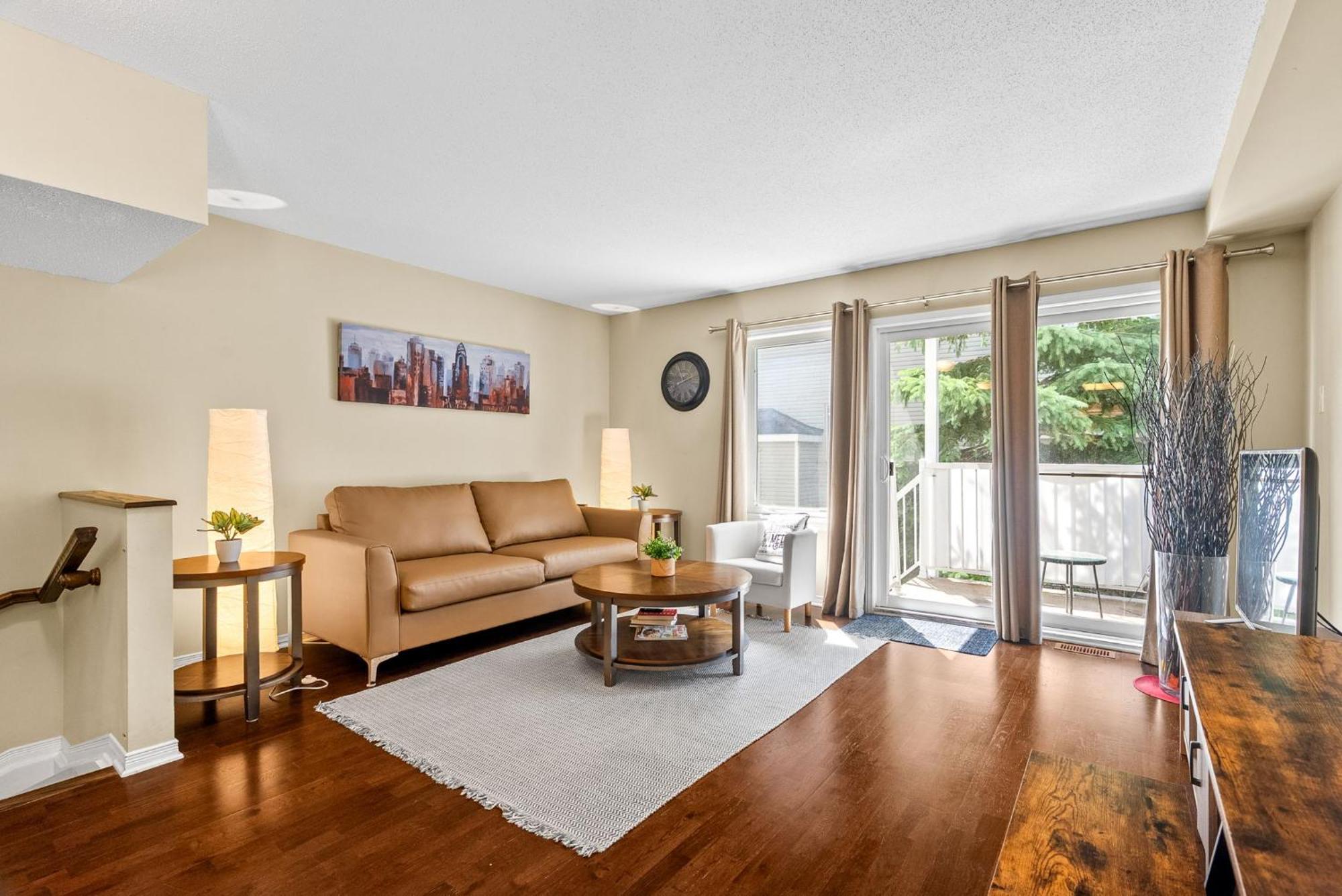 Simplylovely Modern Near Downtown With Free Parking And Patio Ottawa