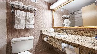 Western Kanata And Conference Centre Hotel