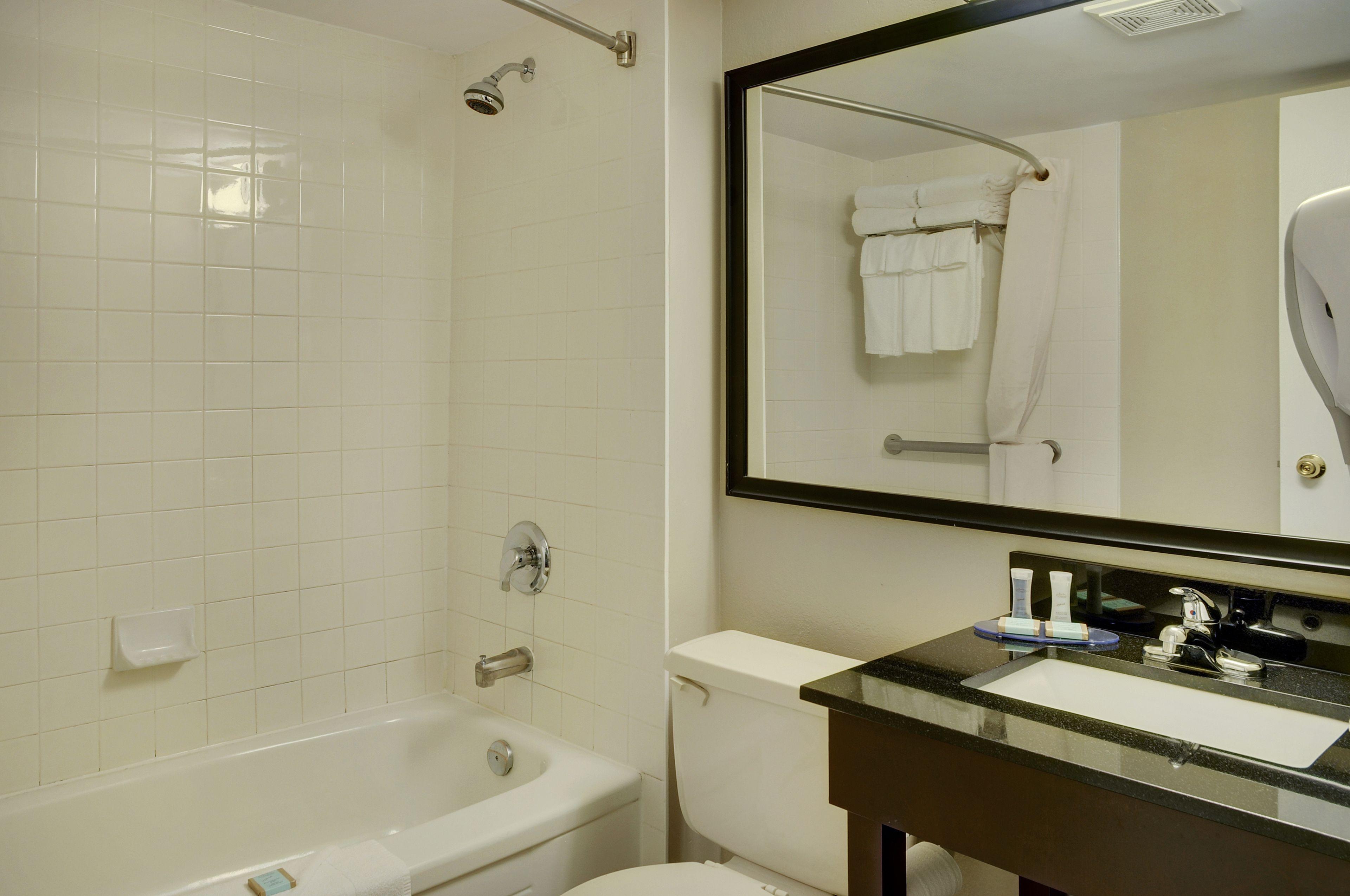 Hotel Travelodge By Wyndham East 3*