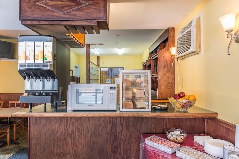 Lodge Econo Downtown