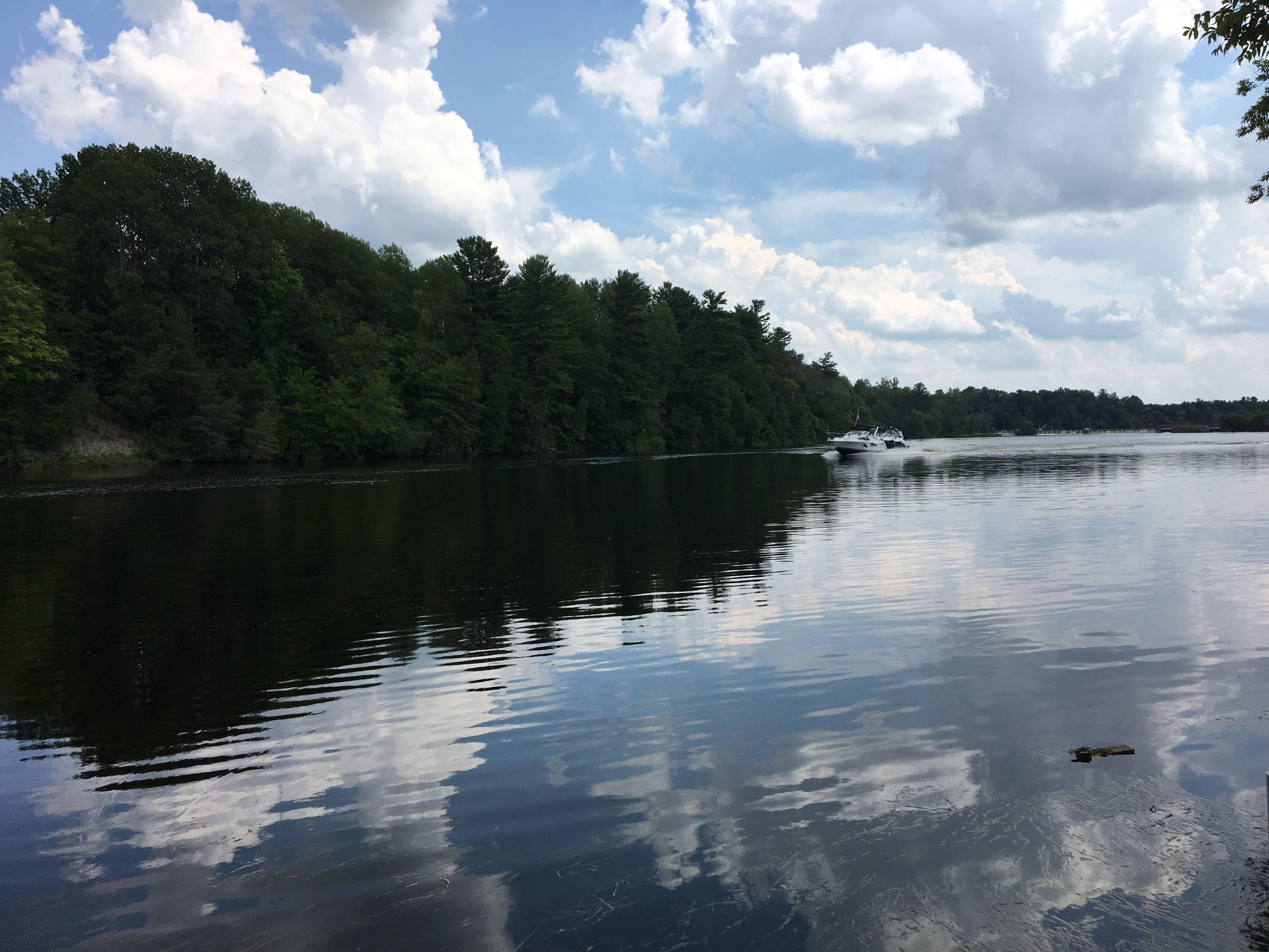 Ramada By Wyndham On The Rideau Hotel 3*