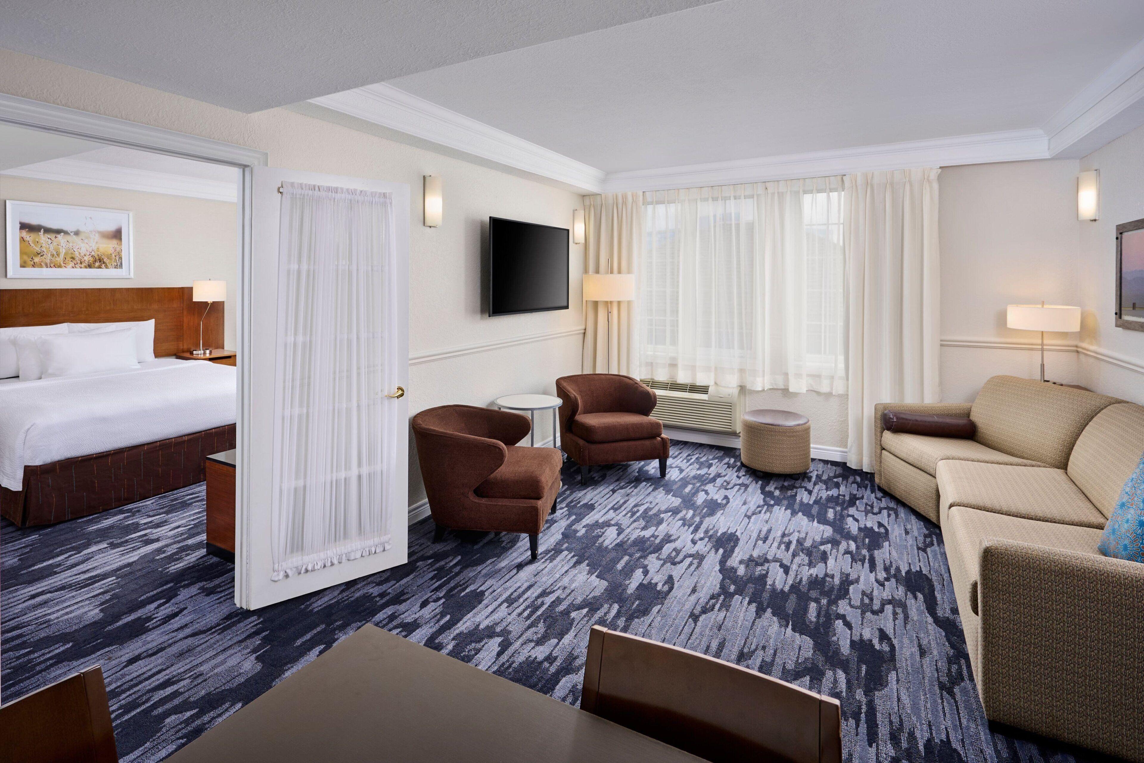 Fairfield & By Marriott Kanata Hotel 3*